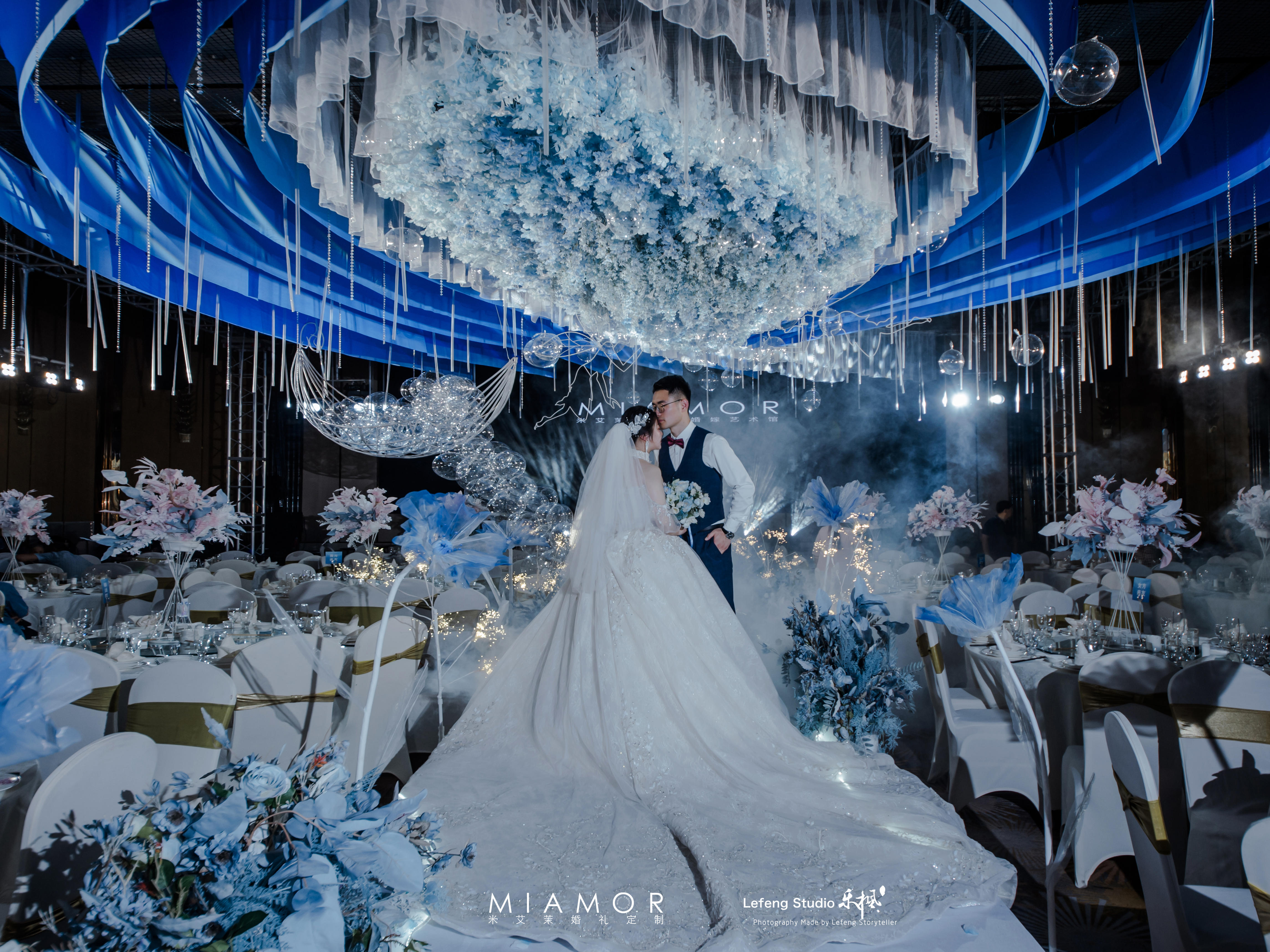 【MIAMOR】霧霾藍(lán)色描述夢(mèng)幻 藏在婚禮里的星