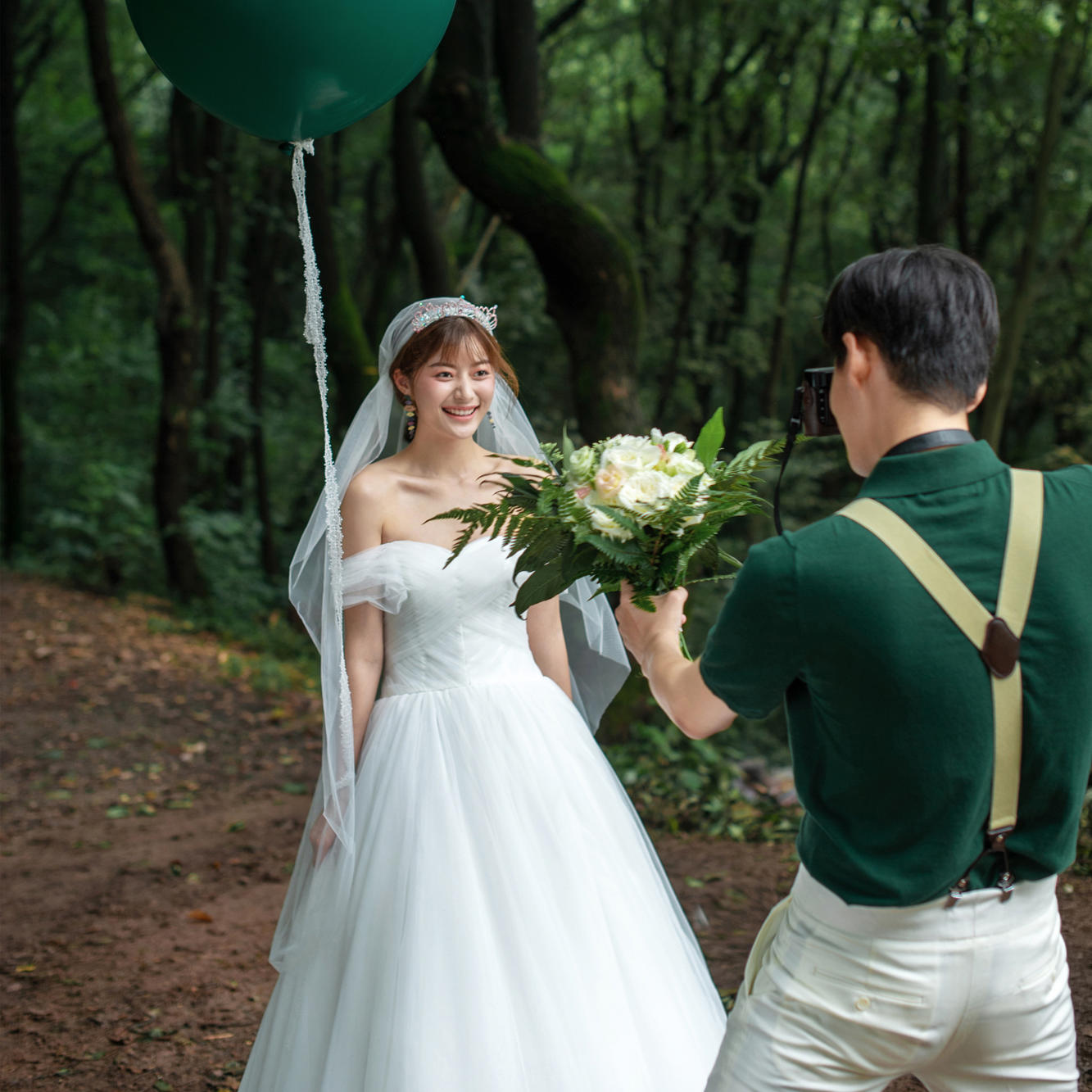 清新森系又不失纪实感的婚照 你喜欢吗？