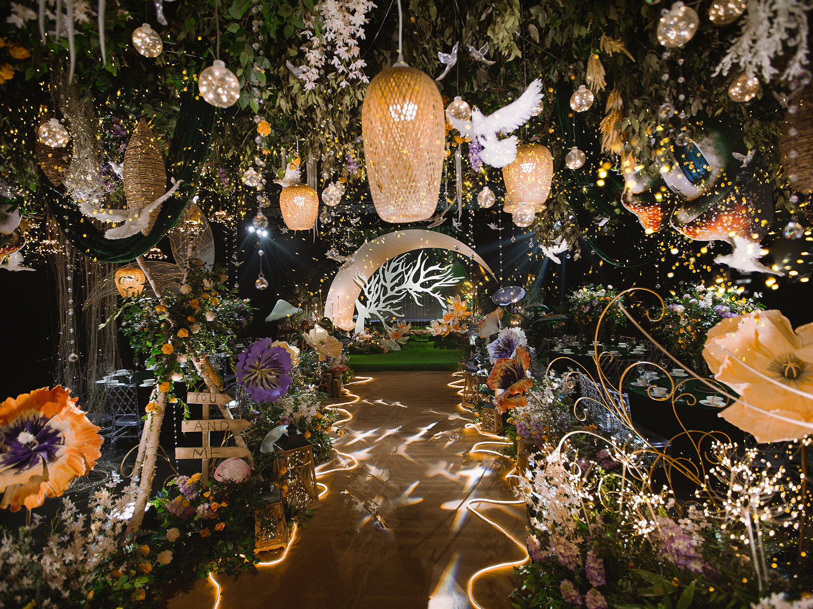 【蓝戒指婚庆】-- 森林主题+童话风+豪华吊顶