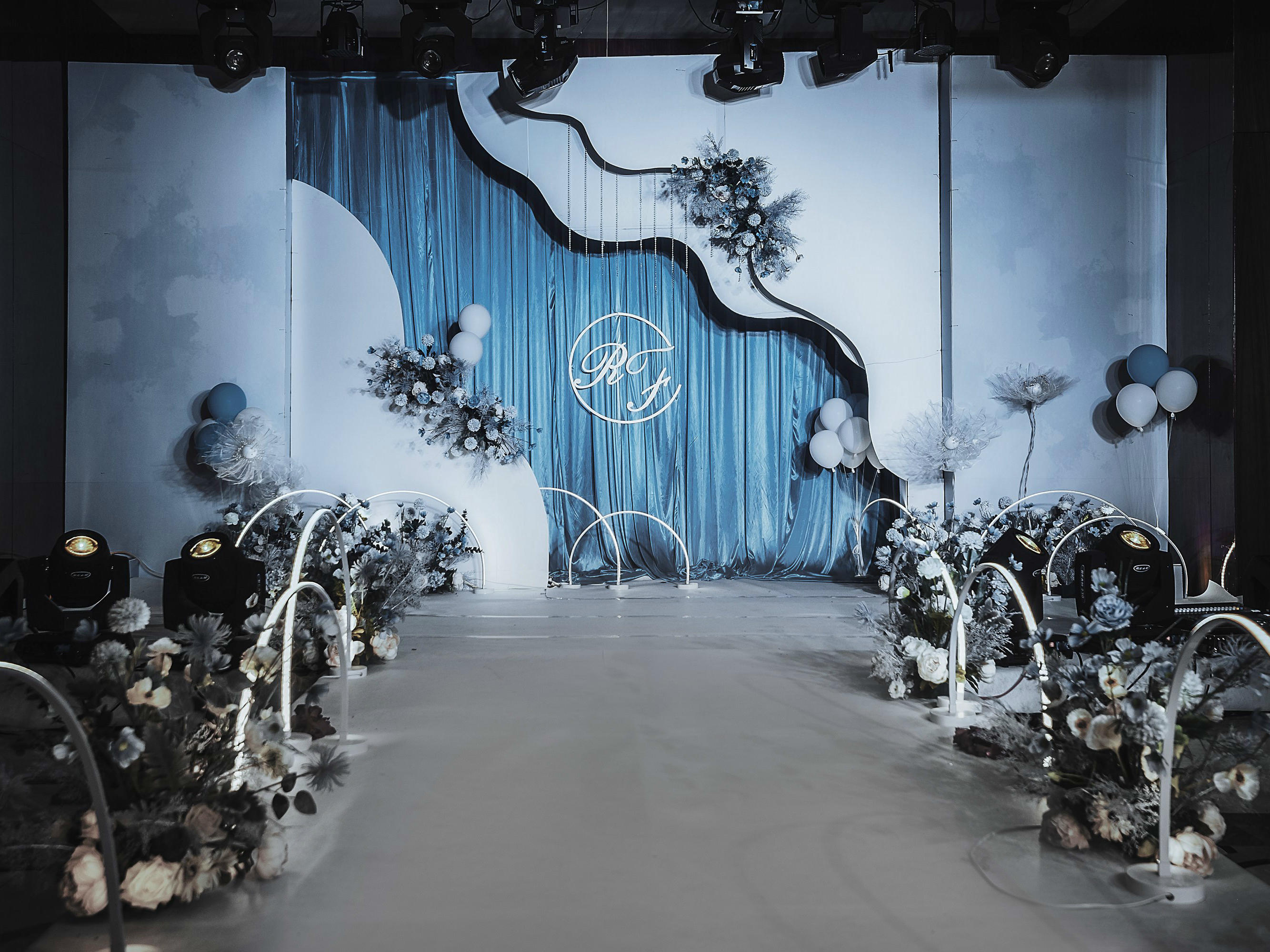 超值套餐10666超值蓝白色《静谧花园》主题婚礼