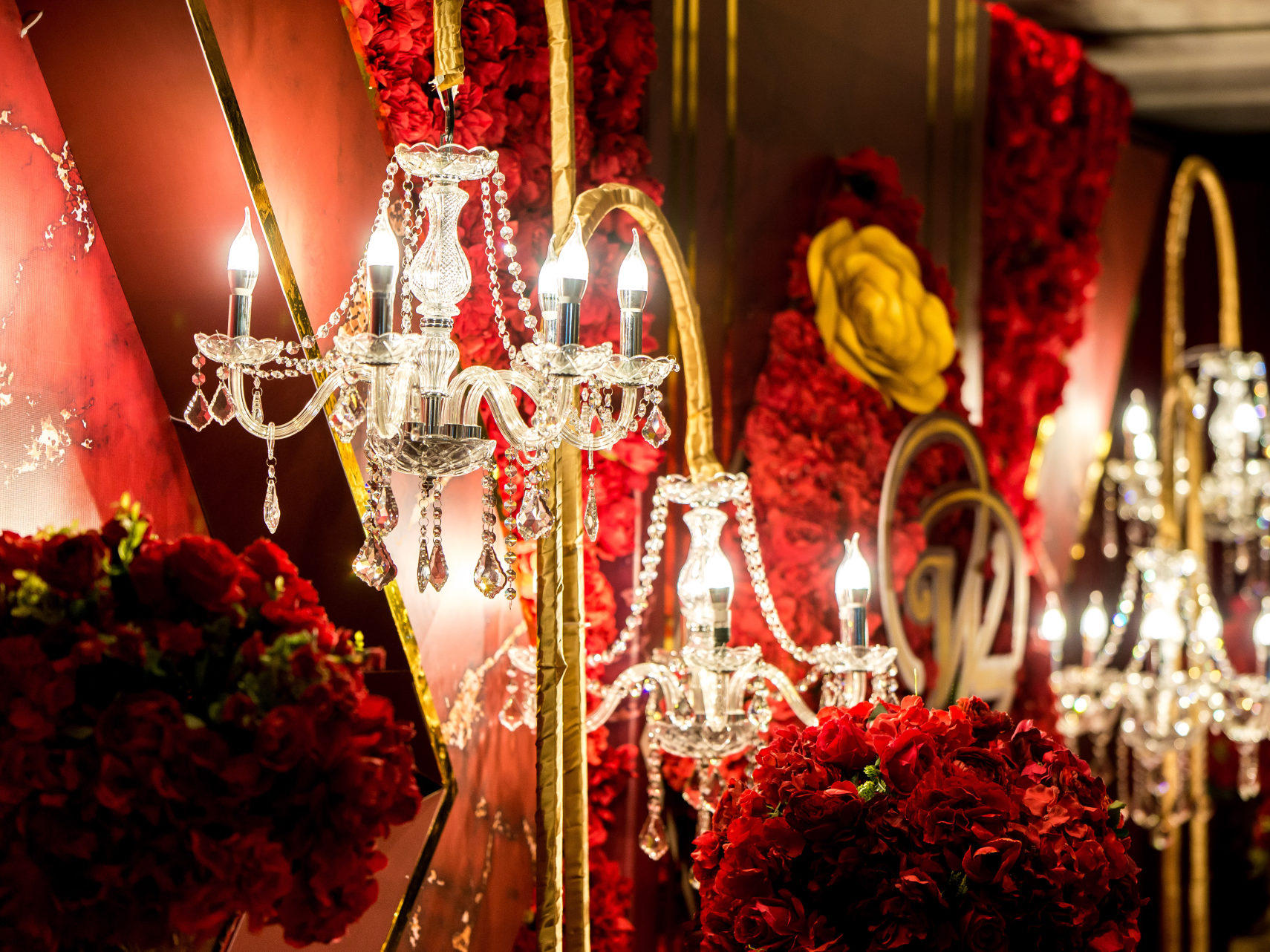 当西式遇上中国红，创意打造红色调西式婚礼