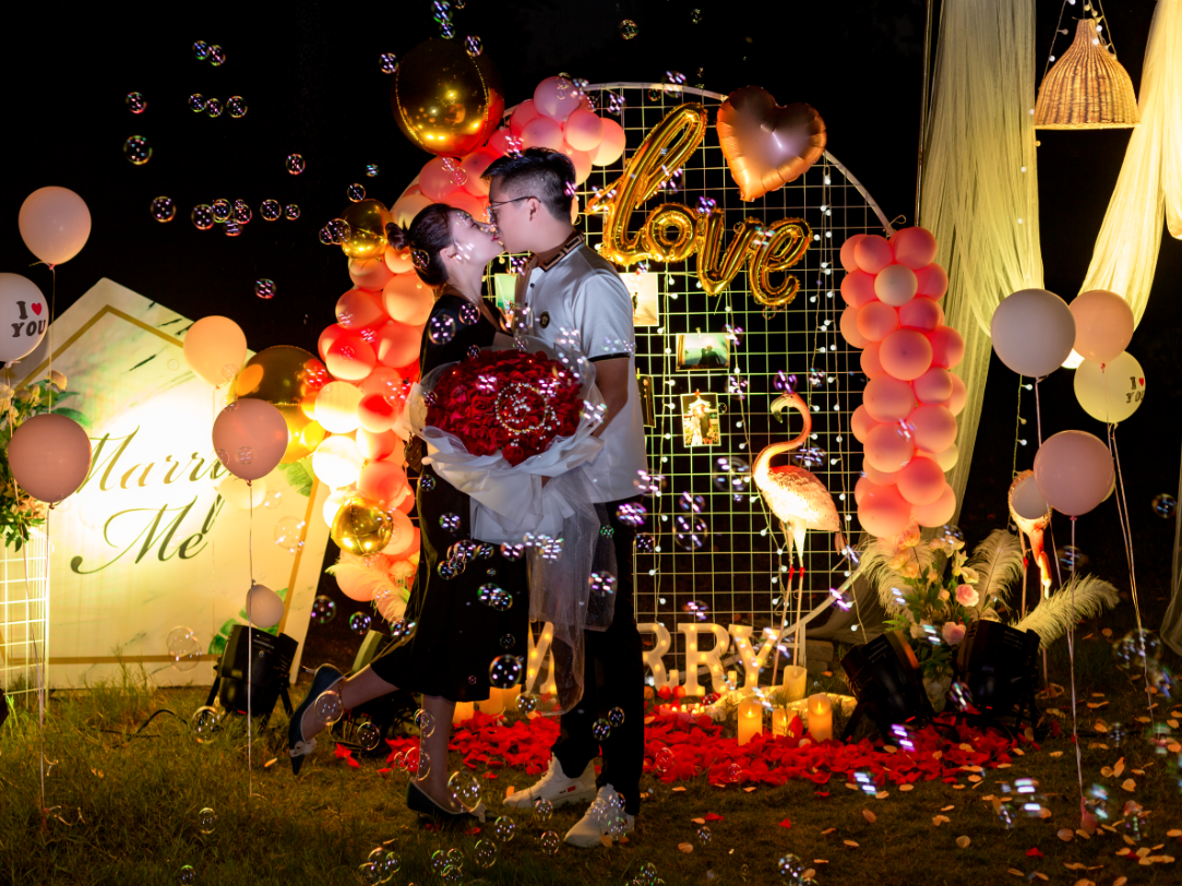 求婚策划表白 生日惊喜排队布置 