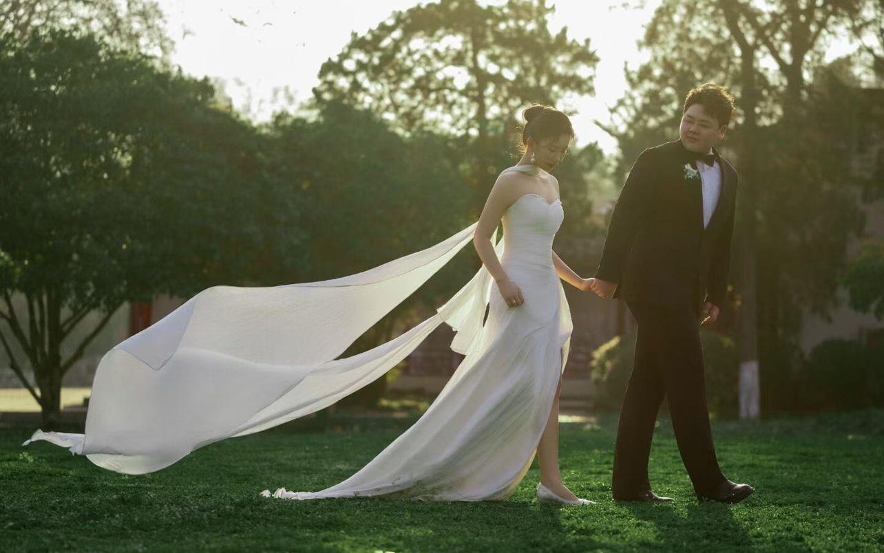 草坪系列客片欣赏！重庆婚纱照推荐系列