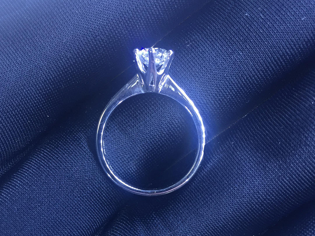 三万预算一克拉钻戒 西安实体 H色完美切工