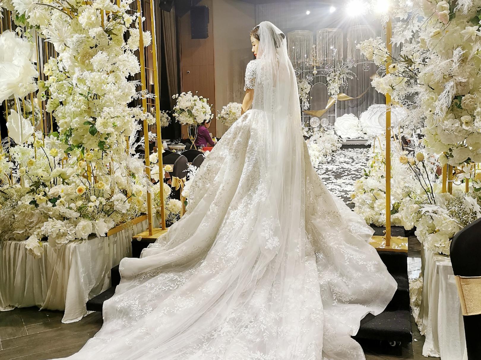 郫都区 纱悦婚纱高系列三件套