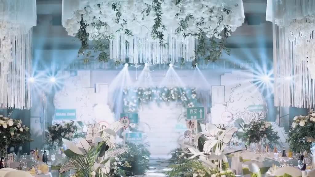 【凤求凰婚礼高新万达店】18999元精致小众套餐