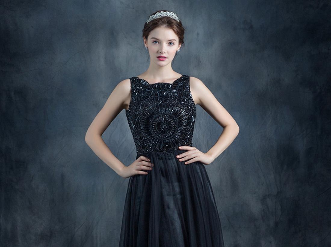 500多的年会礼服+妆容搭配套餐