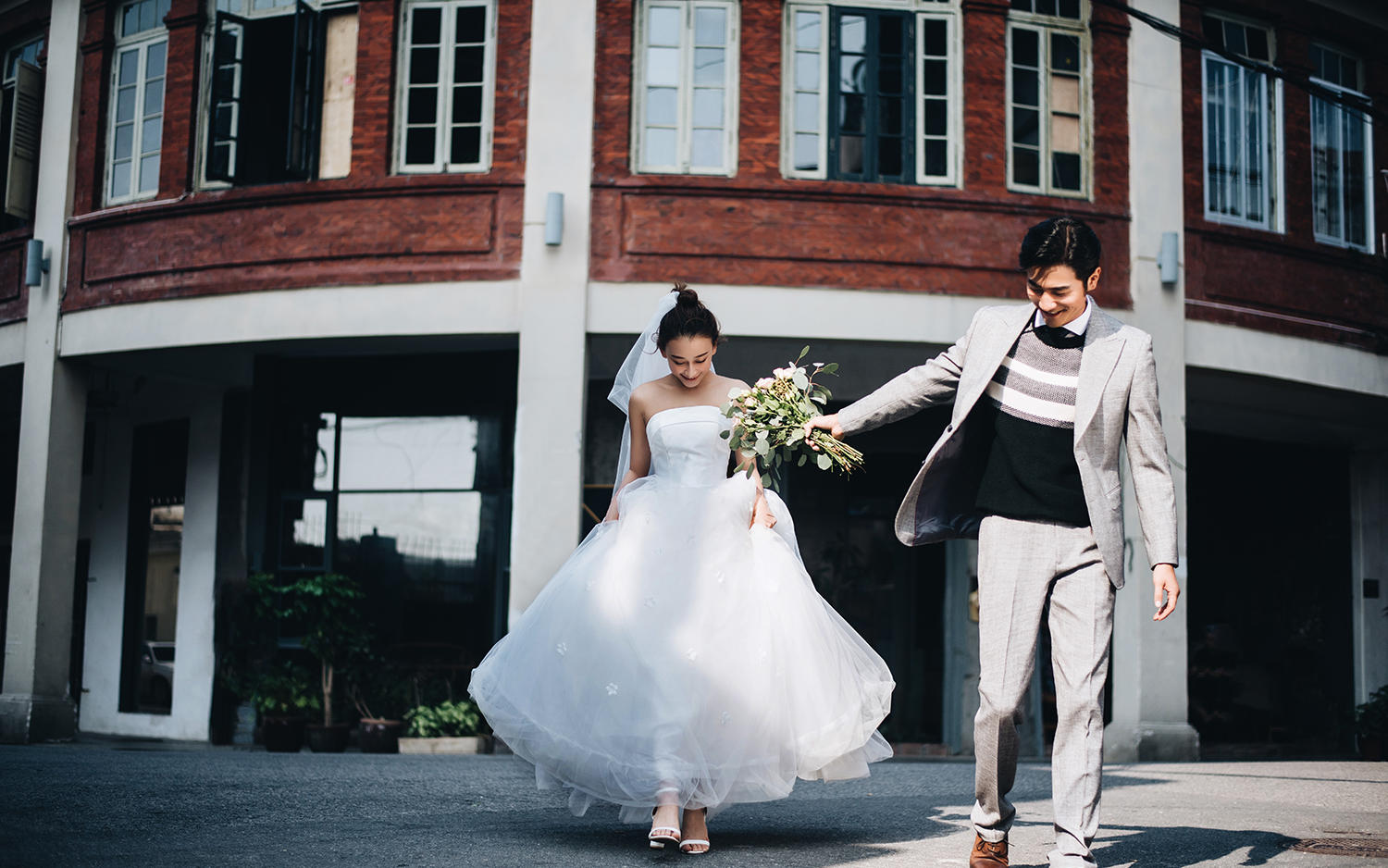 【经典套系】90后爱拍的婚纱照 风格景点任选