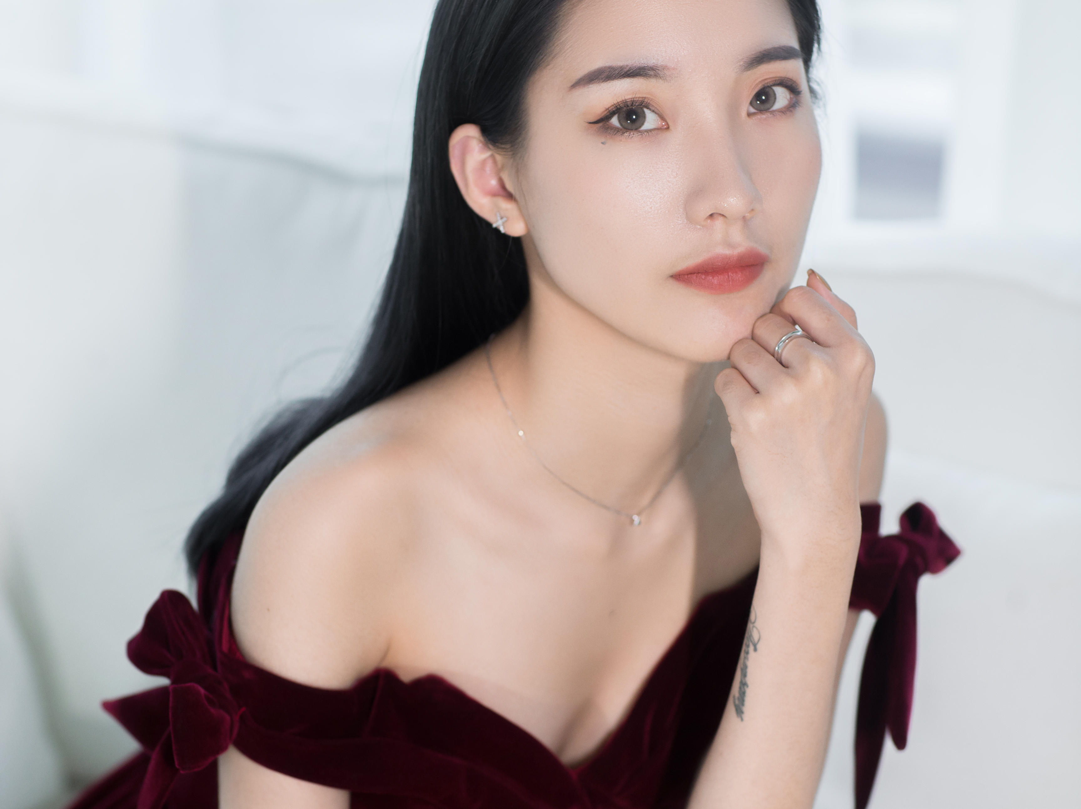 《重磅来袭》全程跟妆奢华主纱、秀禾服敬酒服服