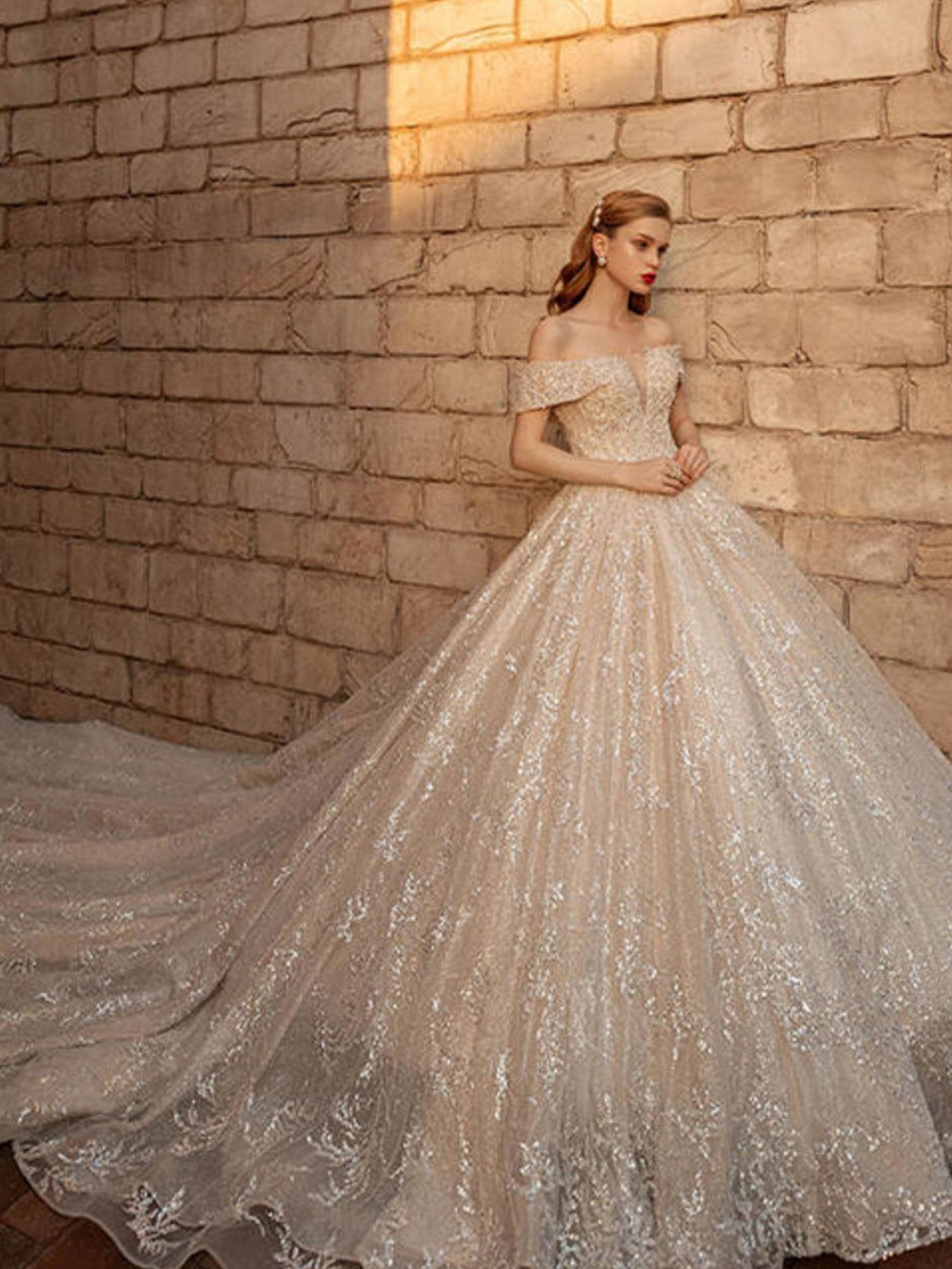 高定仪式主纱+秀禾+敬酒服+男士定制西装+跟妆