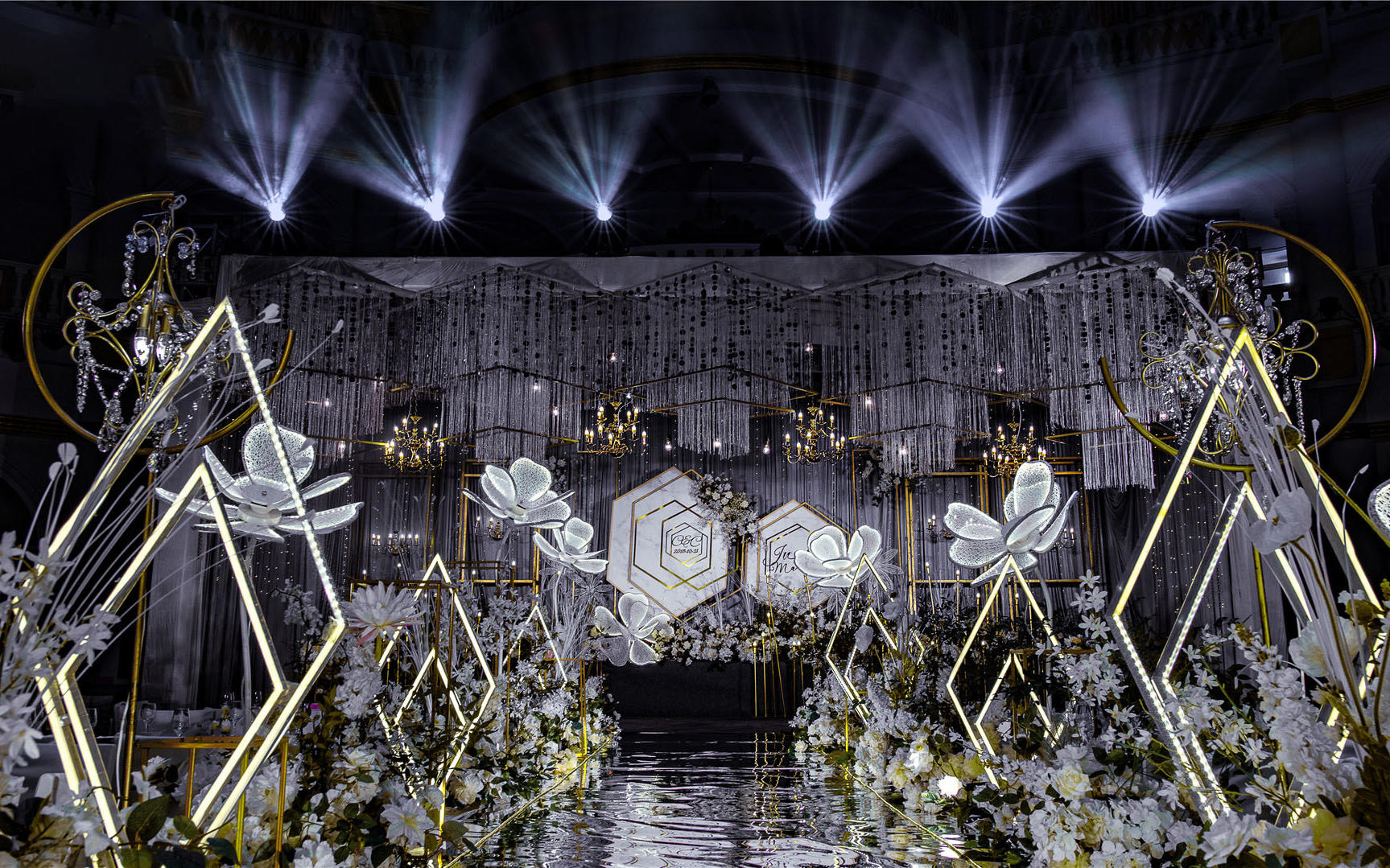 【南风里】我穿过人海，只为能遇见你