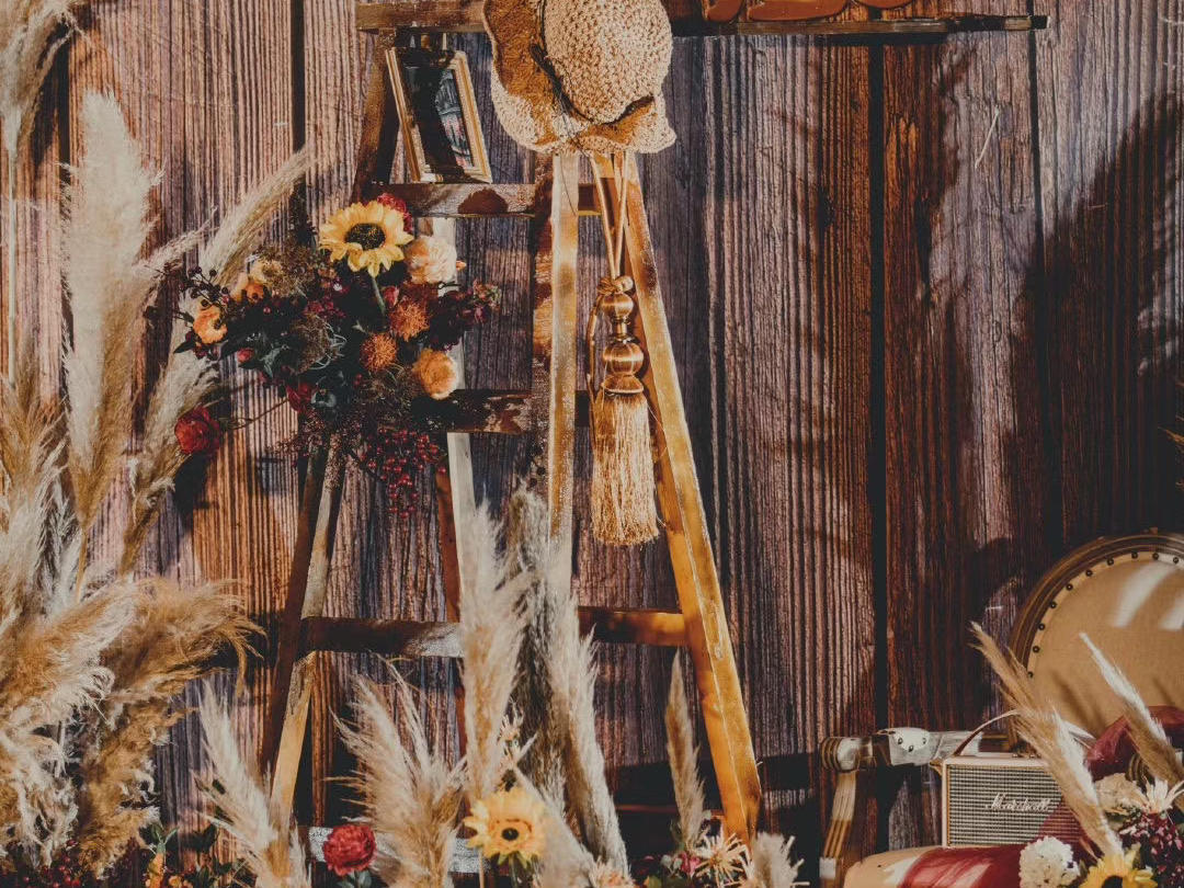 包含四大金刚温暖浪漫 黄色明亮婚礼 简约清新