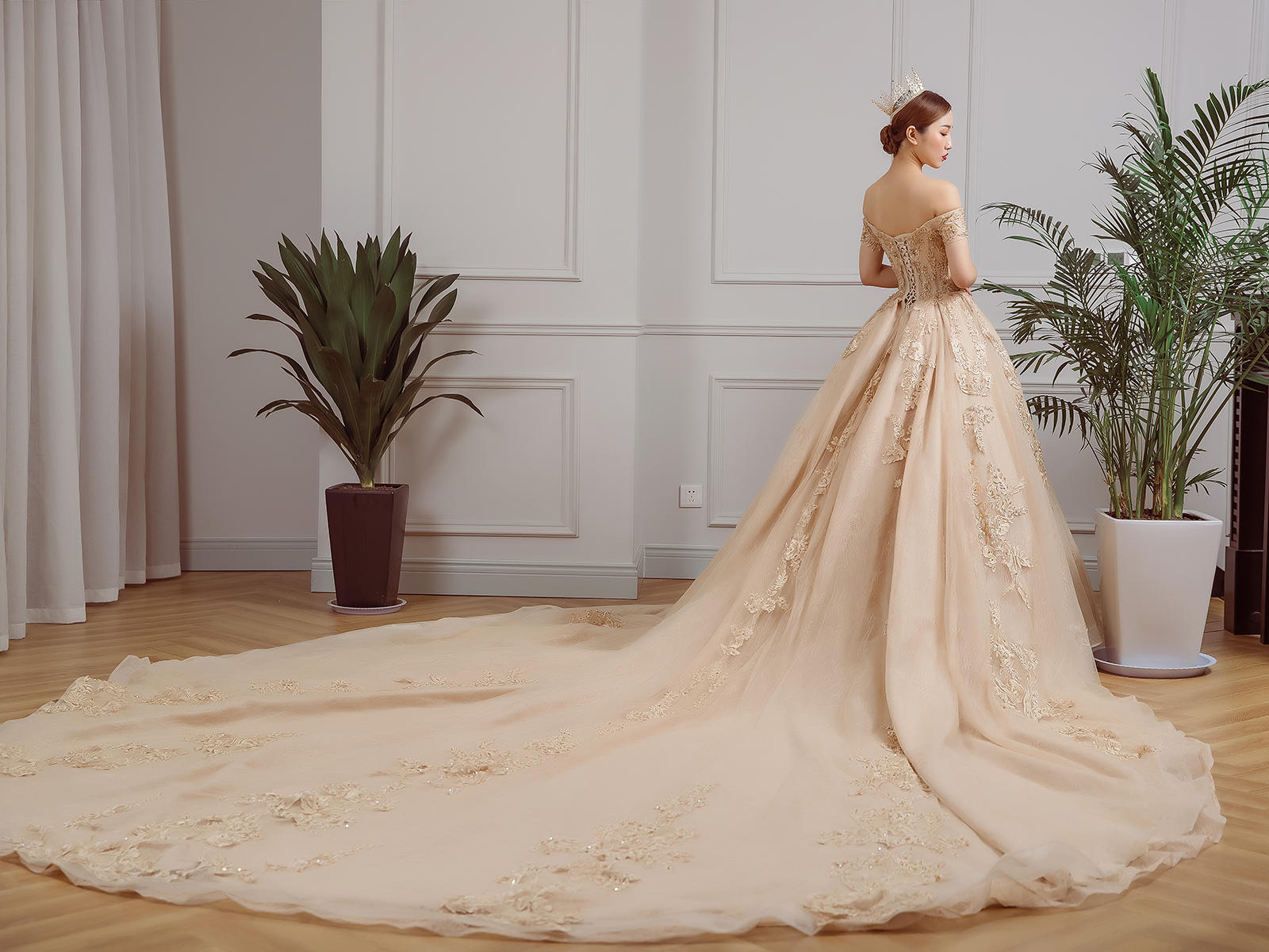  主纱+中式礼服+敬酒礼服+伴娘服