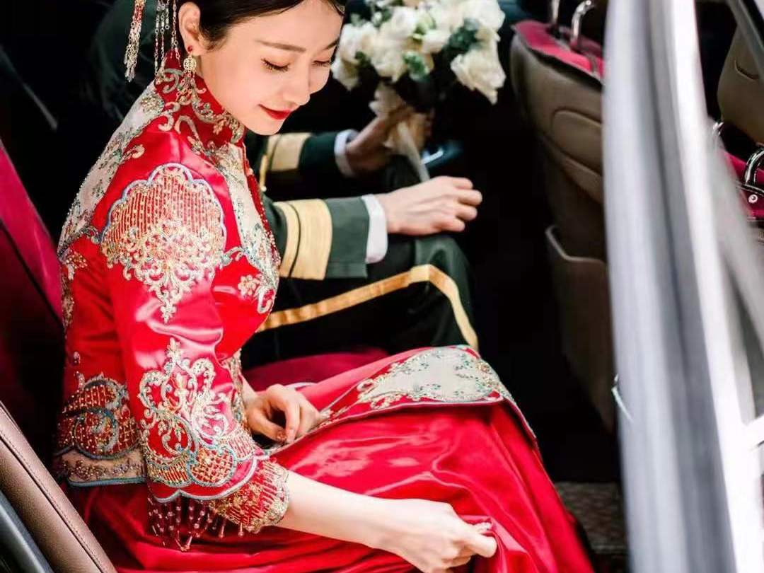 【店家推荐】婚礼跟妆全包套系