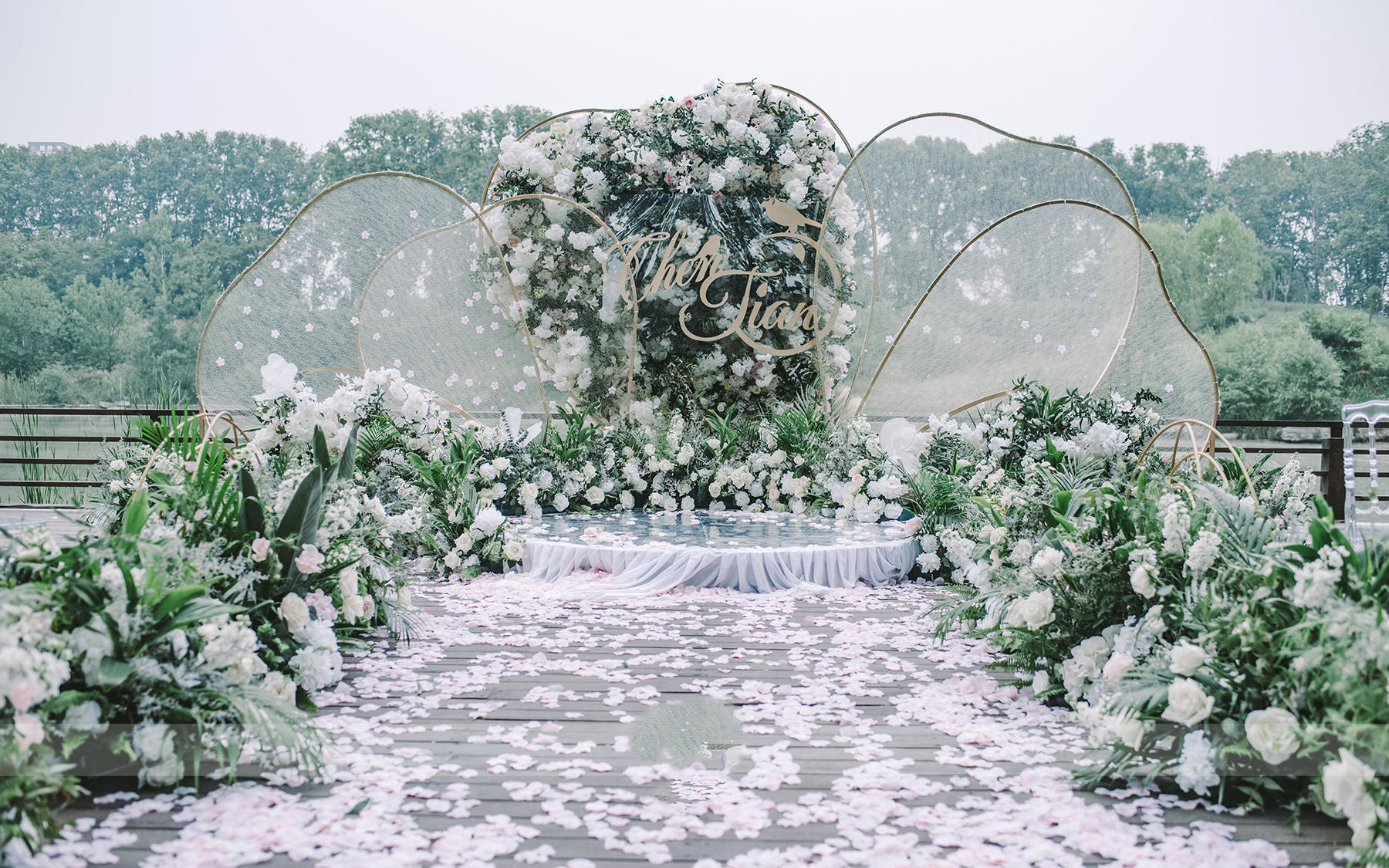 【爱蜜婚礼】团购特惠｜户外小清新