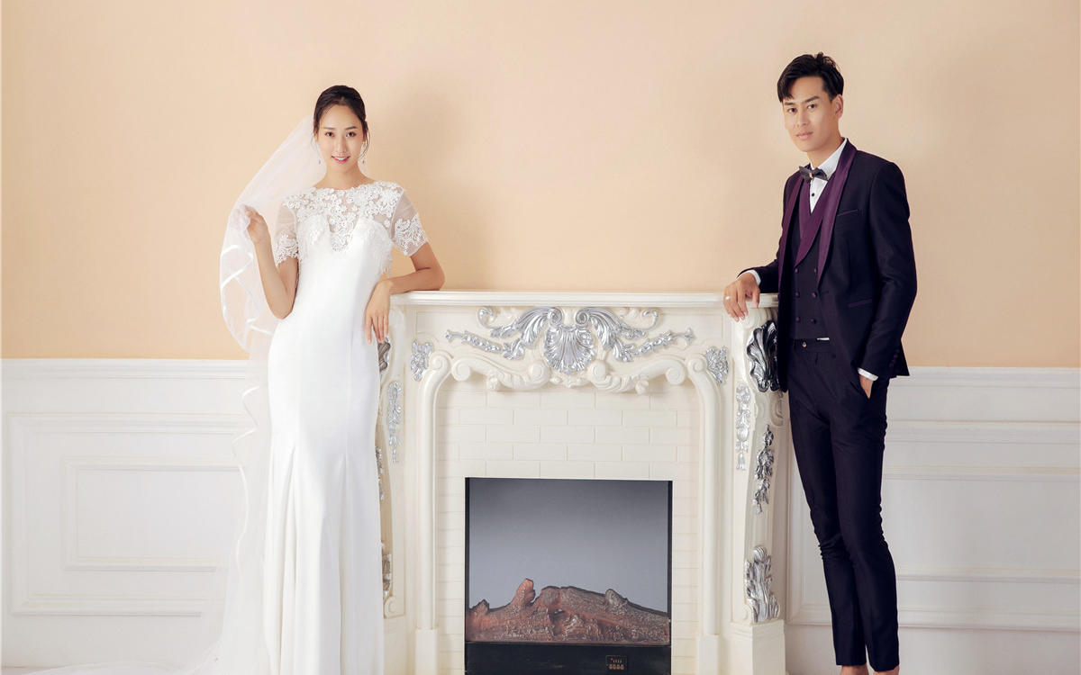 订单送婚纱一件/直降1000