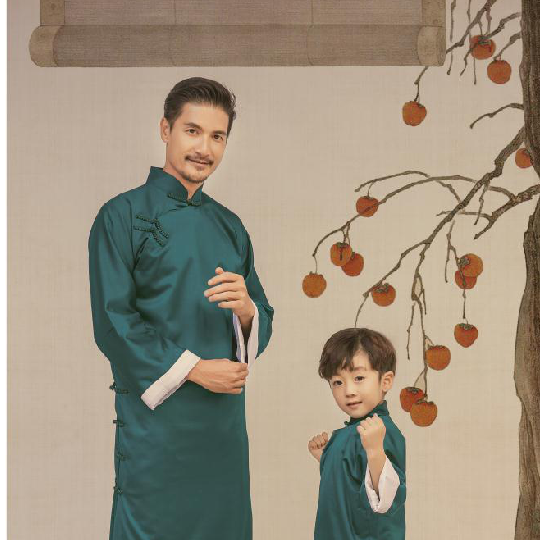 全家福套餐999 底片10张 衣服2套