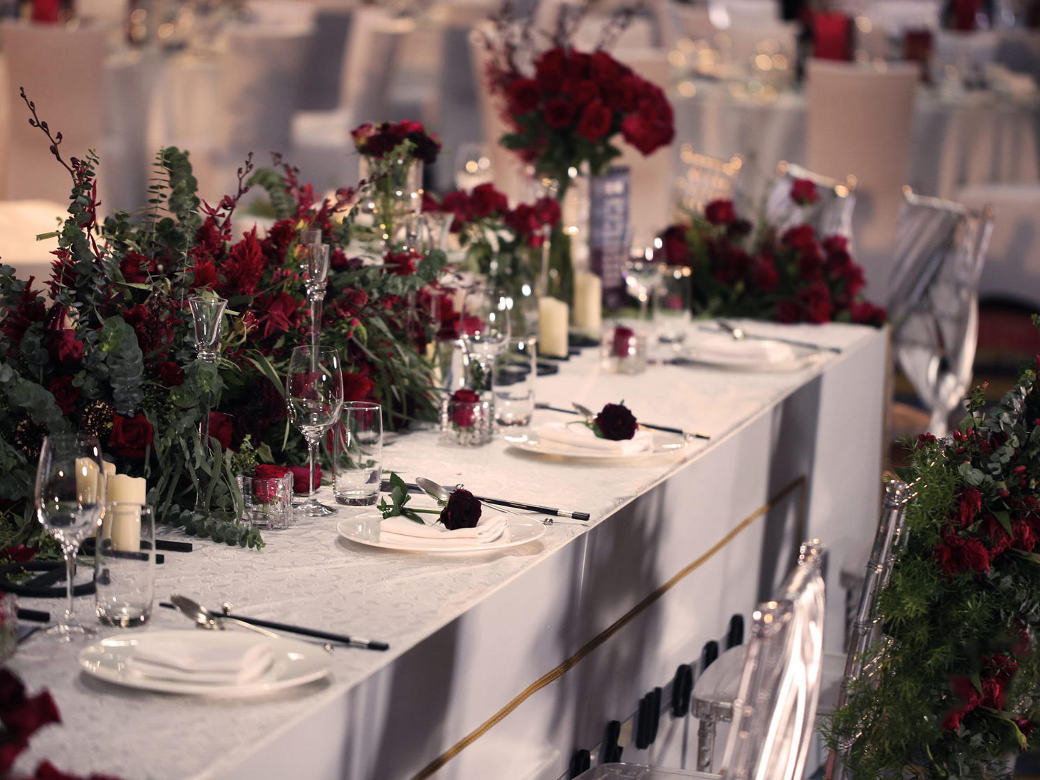 白红色系极简ins 《主角》