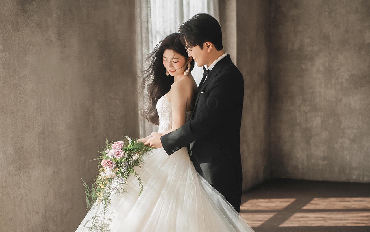 室內(nèi)光影主紗婚紗照這樣拍｜高級(jí)感滿滿