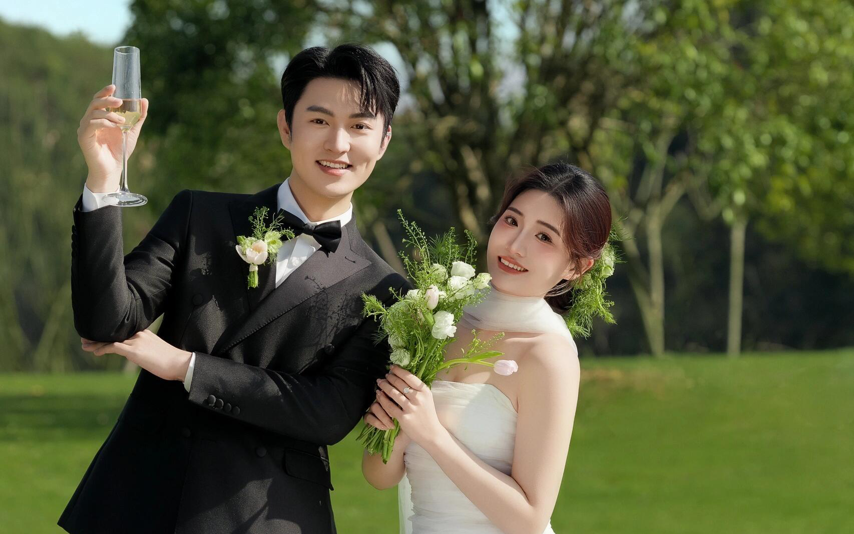 草坪系列客片欣賞！00后婚紗照必拍系列