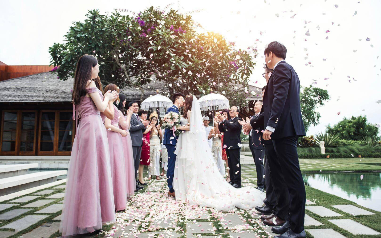 锦瑟年华，裙袂飞扬，生命在于且行且珍惜