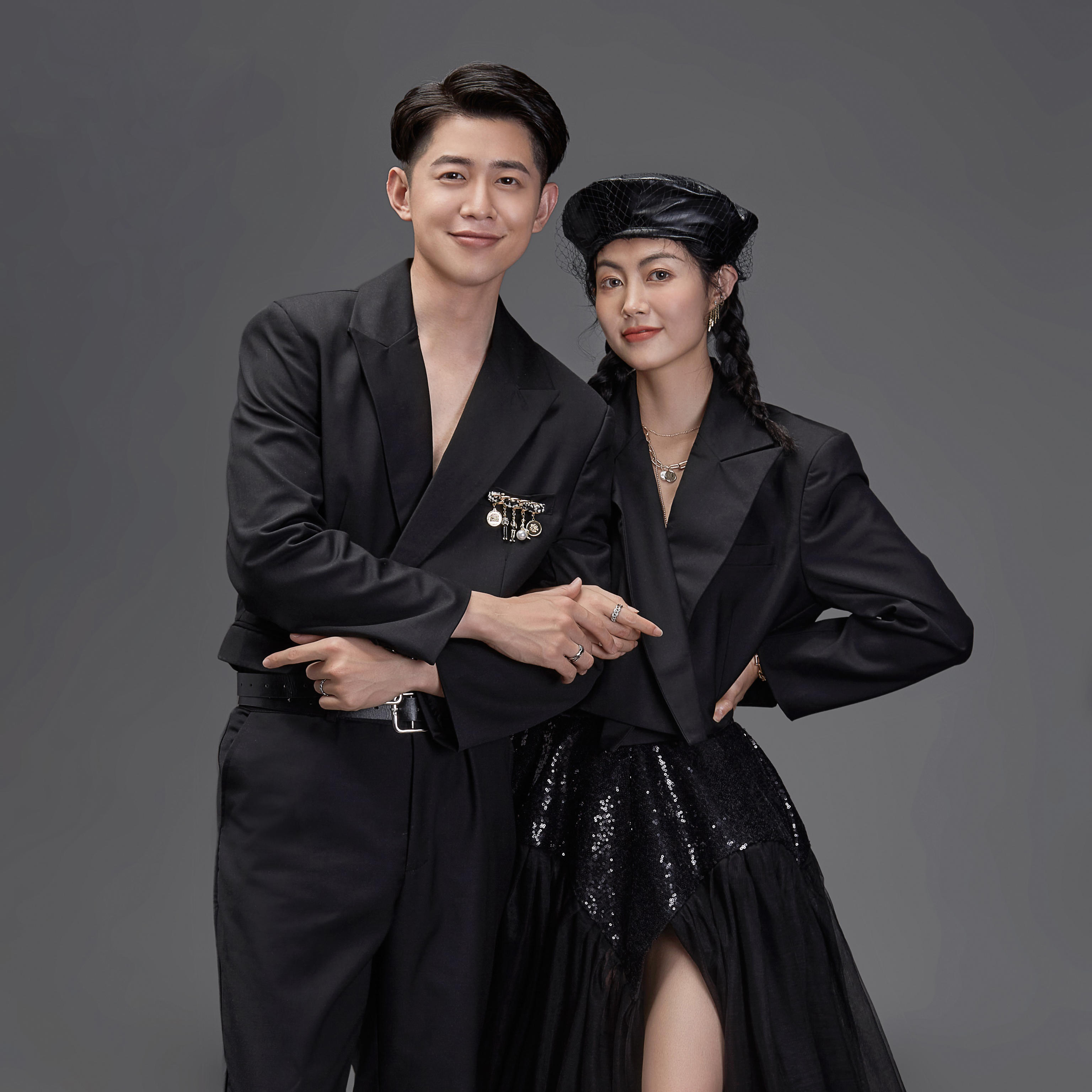 时尚感满分的杂志风婚纱照 