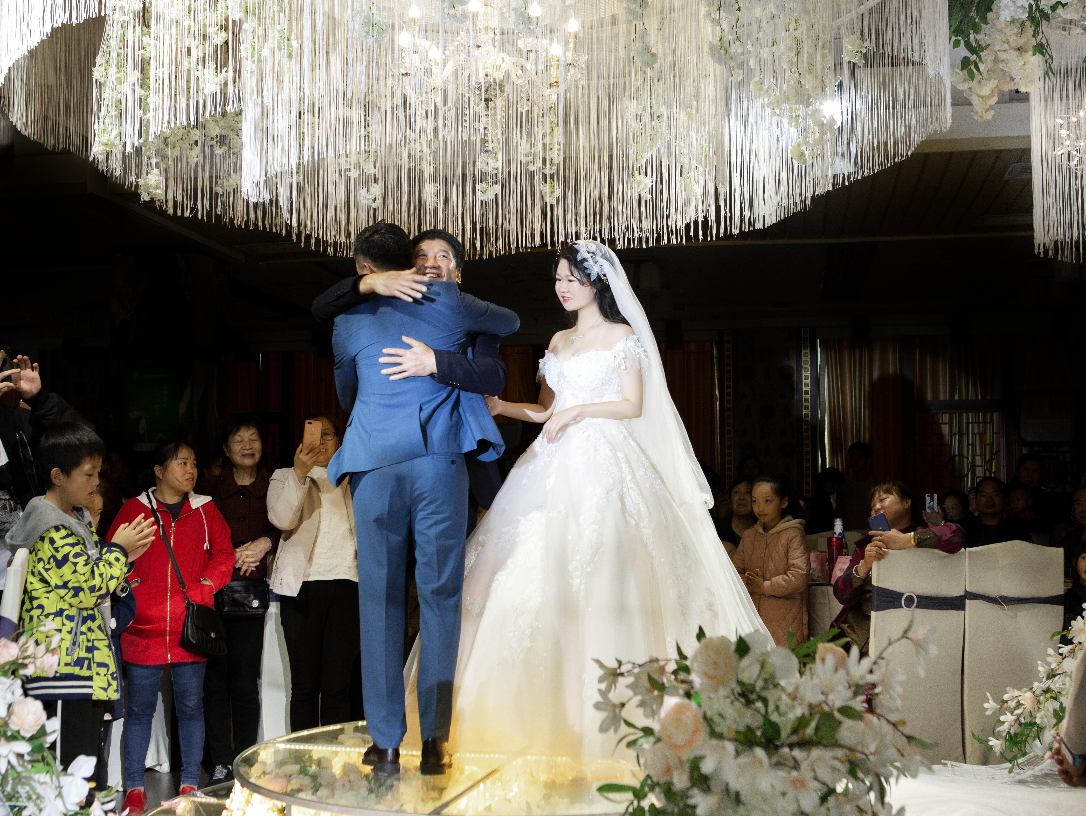 #浏阳VIVI婚纱甜美仪式纱+秀禾服+礼服#