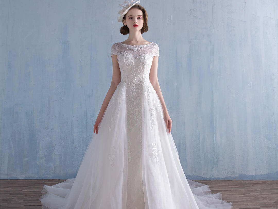 超值5件+资深全天跟妆（主纱+敬酒+秀禾+2伴）