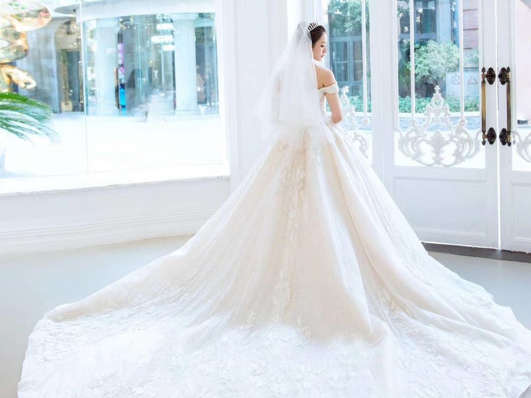 全场任选 设计师款大拖尾+总监化妆师