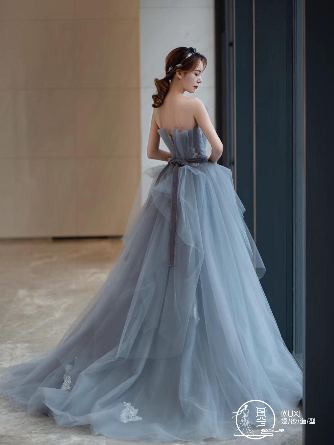 齐地纱+敬酒礼服+4件免租金伴娘服+2套妈妈装