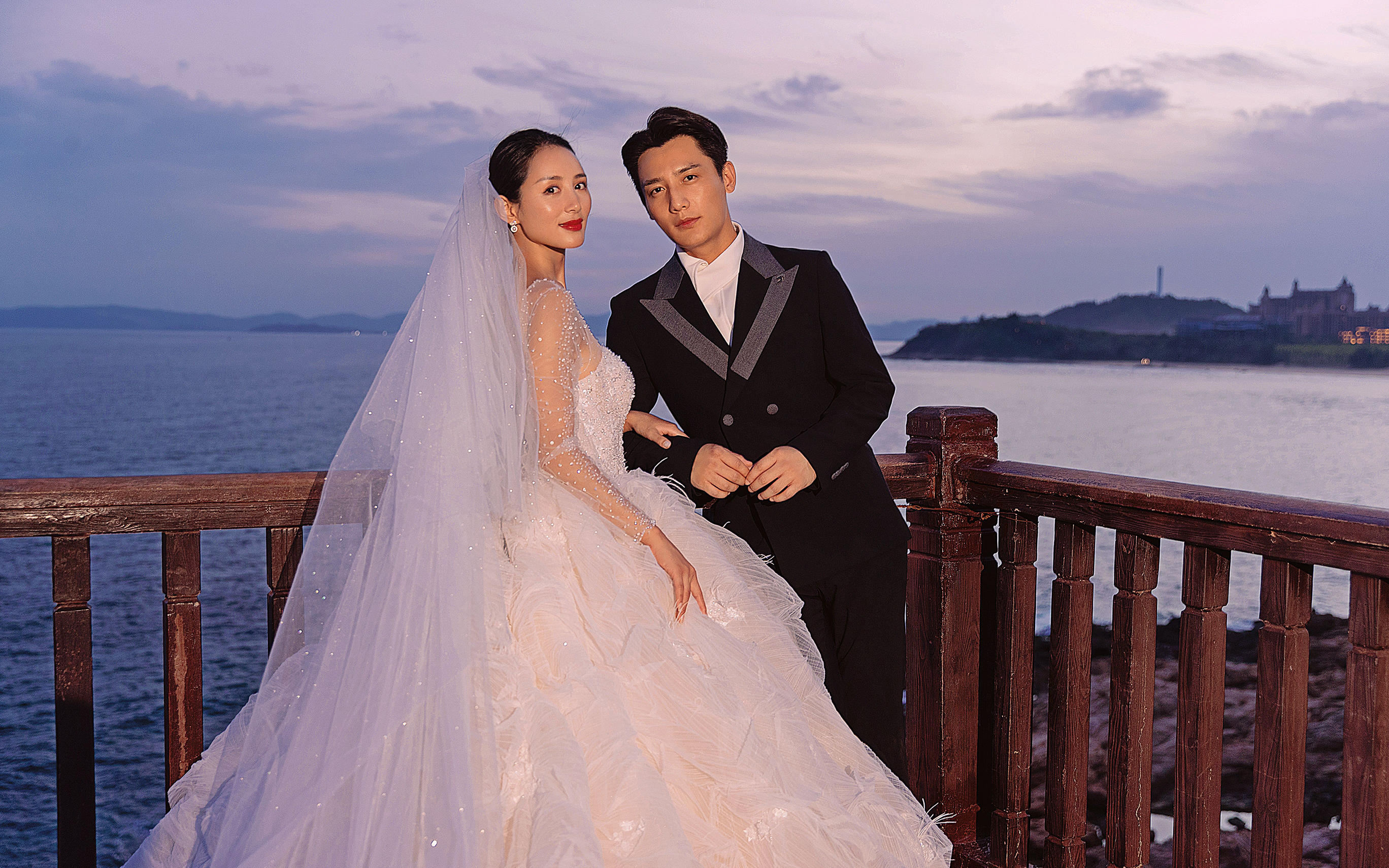 《美到惊艳!！夕阳婚纱照》