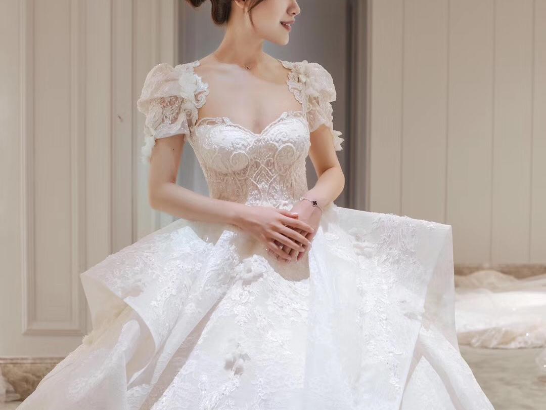 「特惠套餐」3件套婚纱租赁全款送免费伴娘租赁