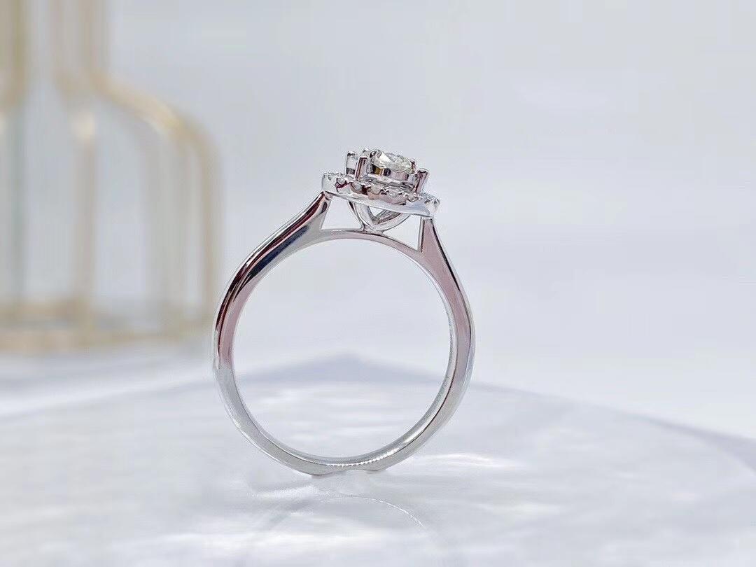 车花片---圆形围钻钻戒