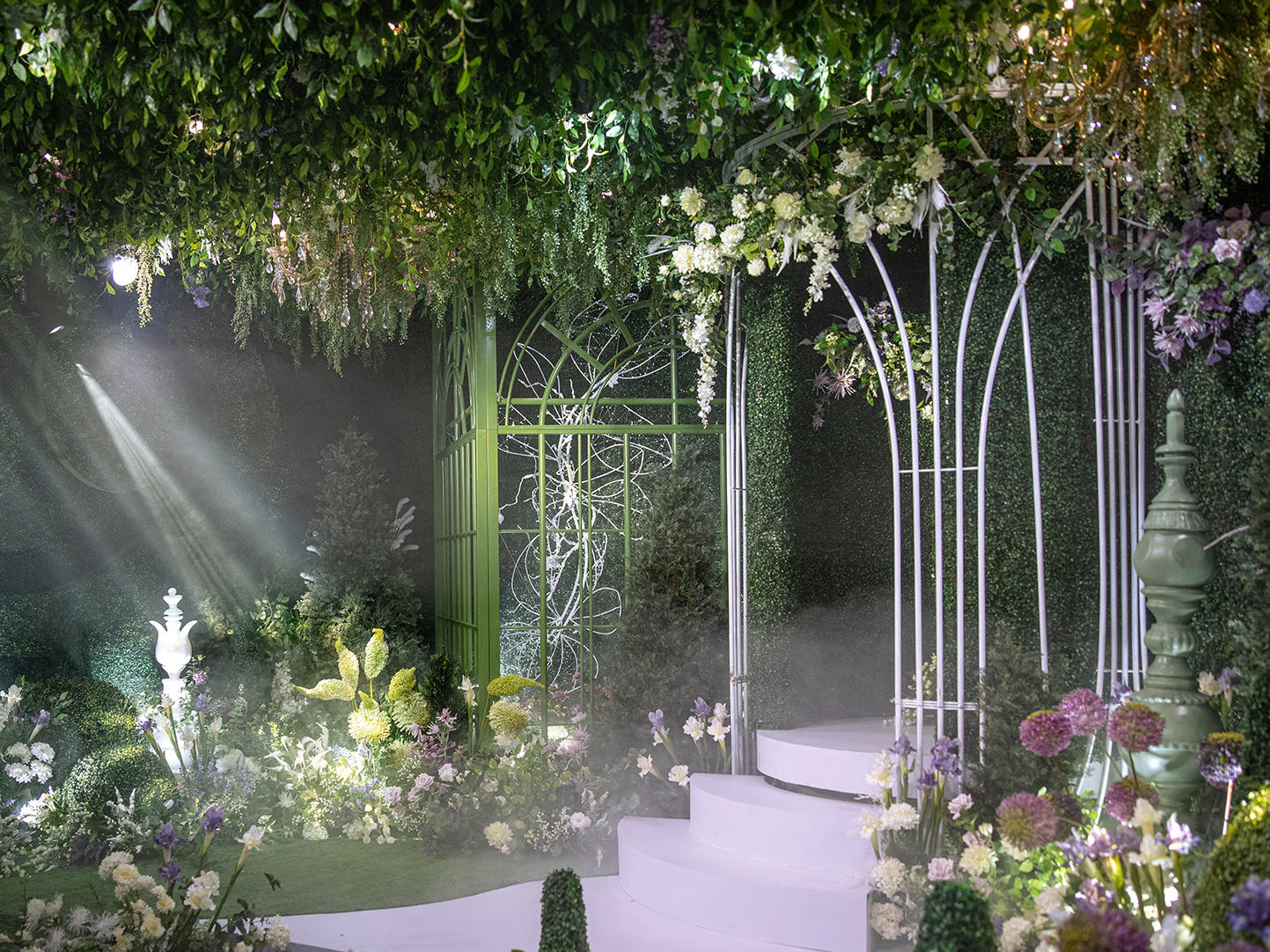 婚庆布置辅助系列灯光为主