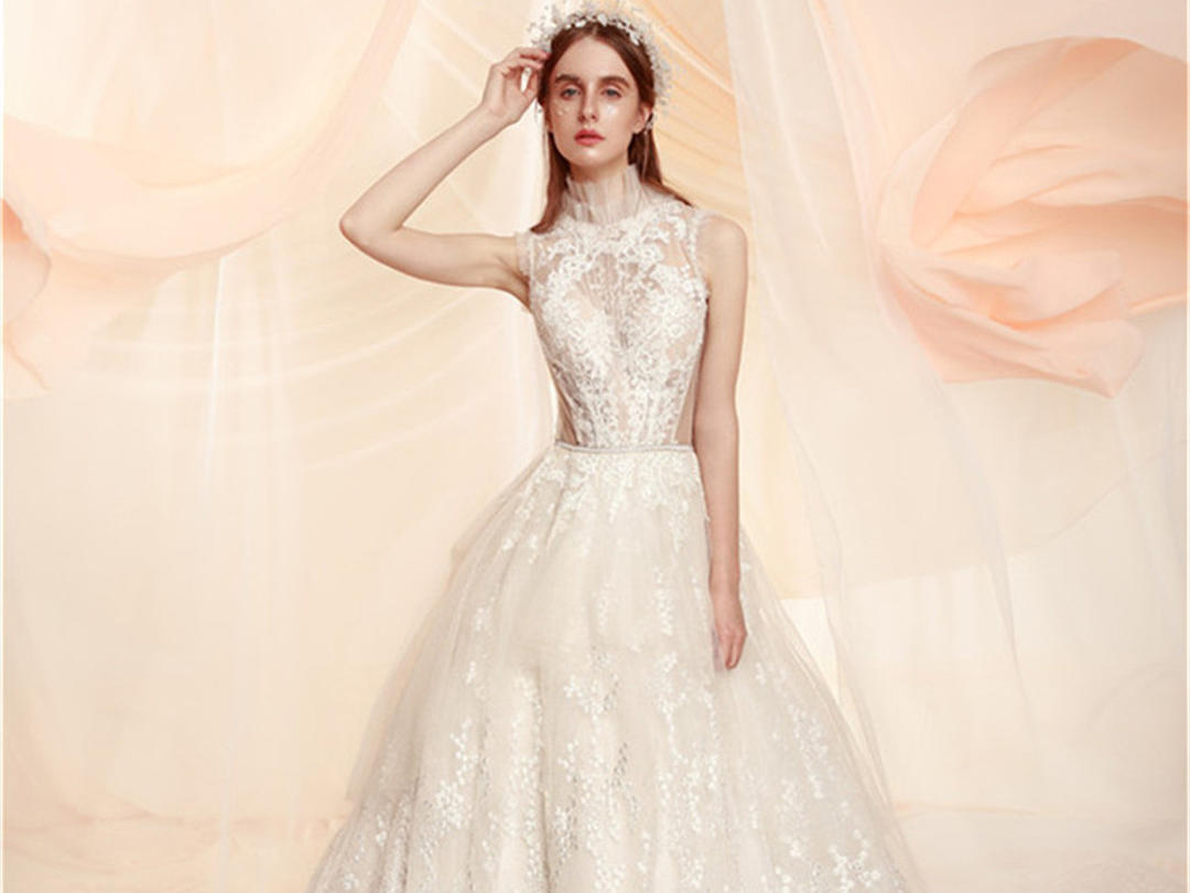 【明星同款】高定婚纱+首席跟妆+定制西服+伴娘服