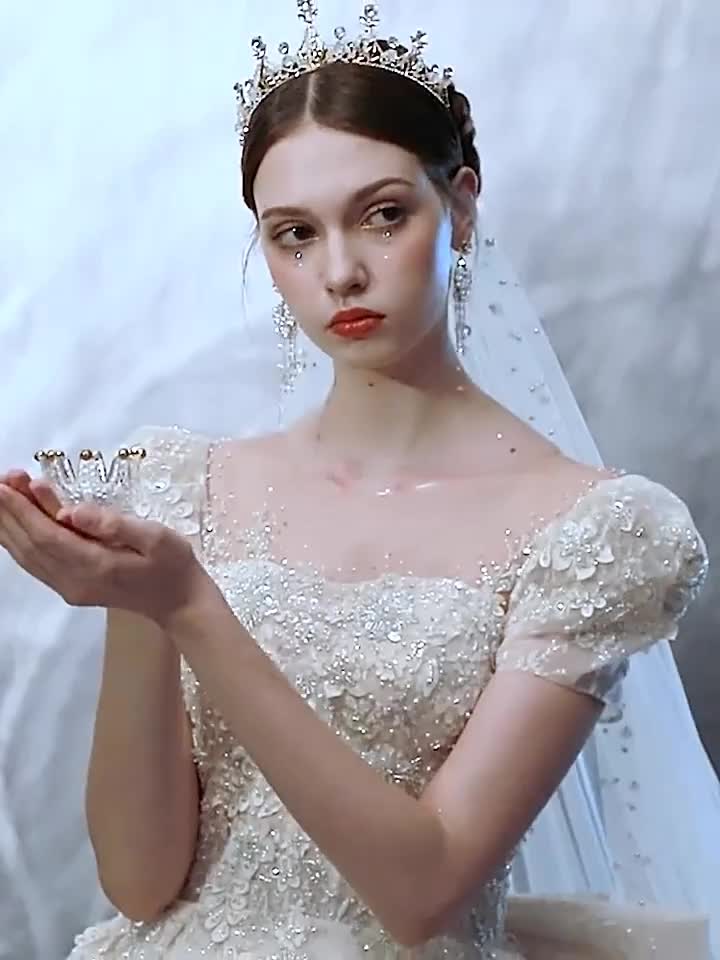 时尚优雅大气仪式主婚纱3件套