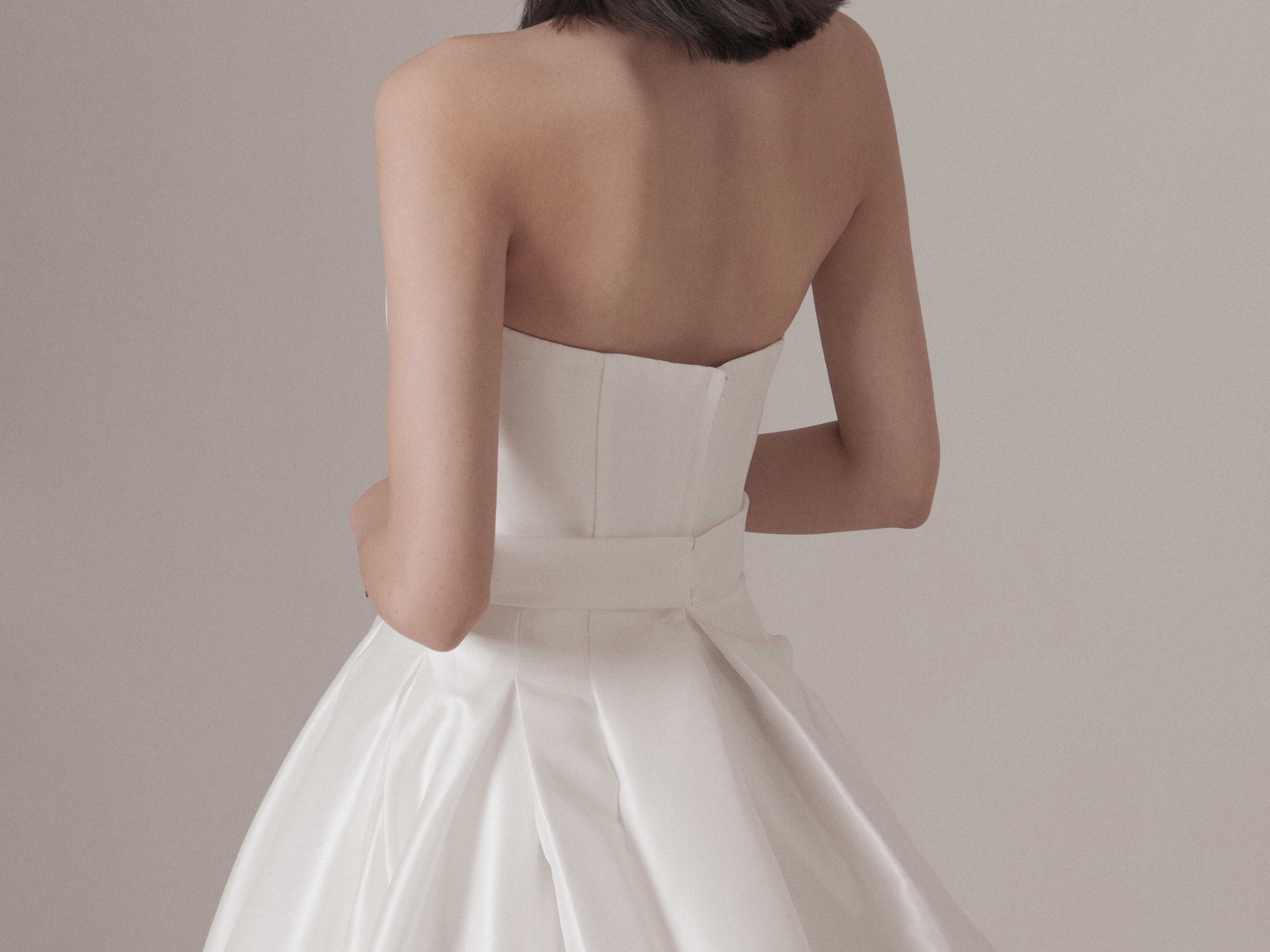 [唯誓婚纱]  进口桑蚕丝段面拖尾套餐