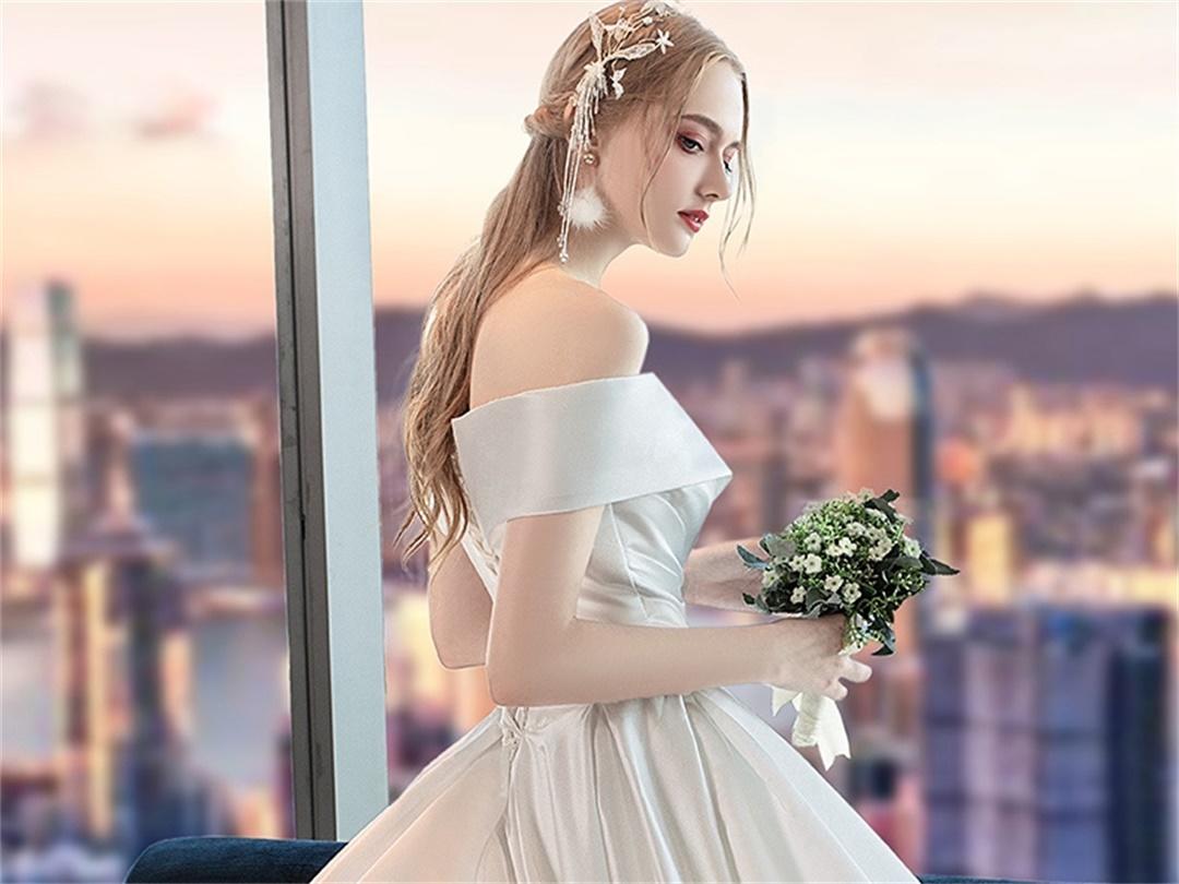 首席跟妆师+奢华婚纱礼服套餐