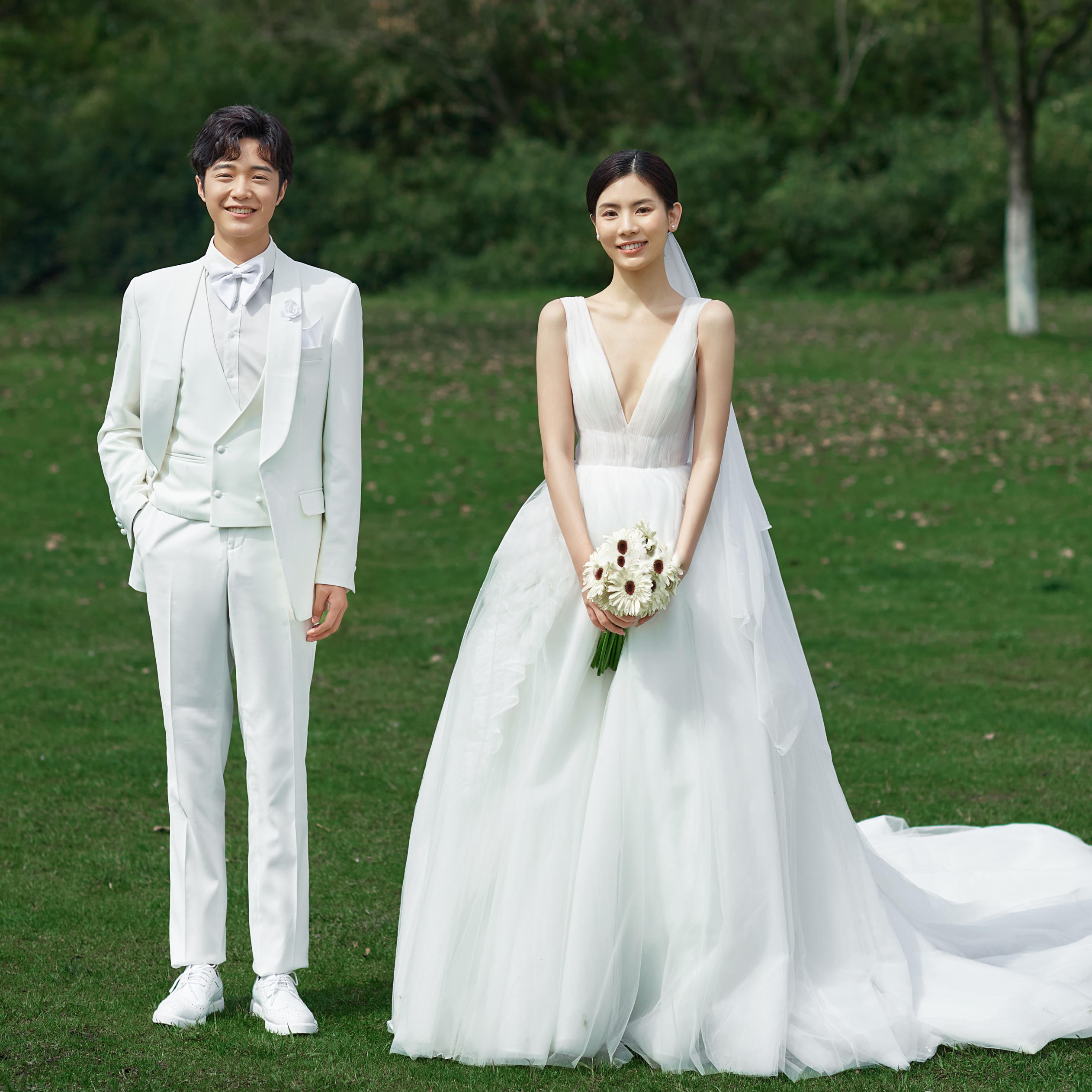【限时特惠】婚纱照一价全包+内外景双拍+底片全送