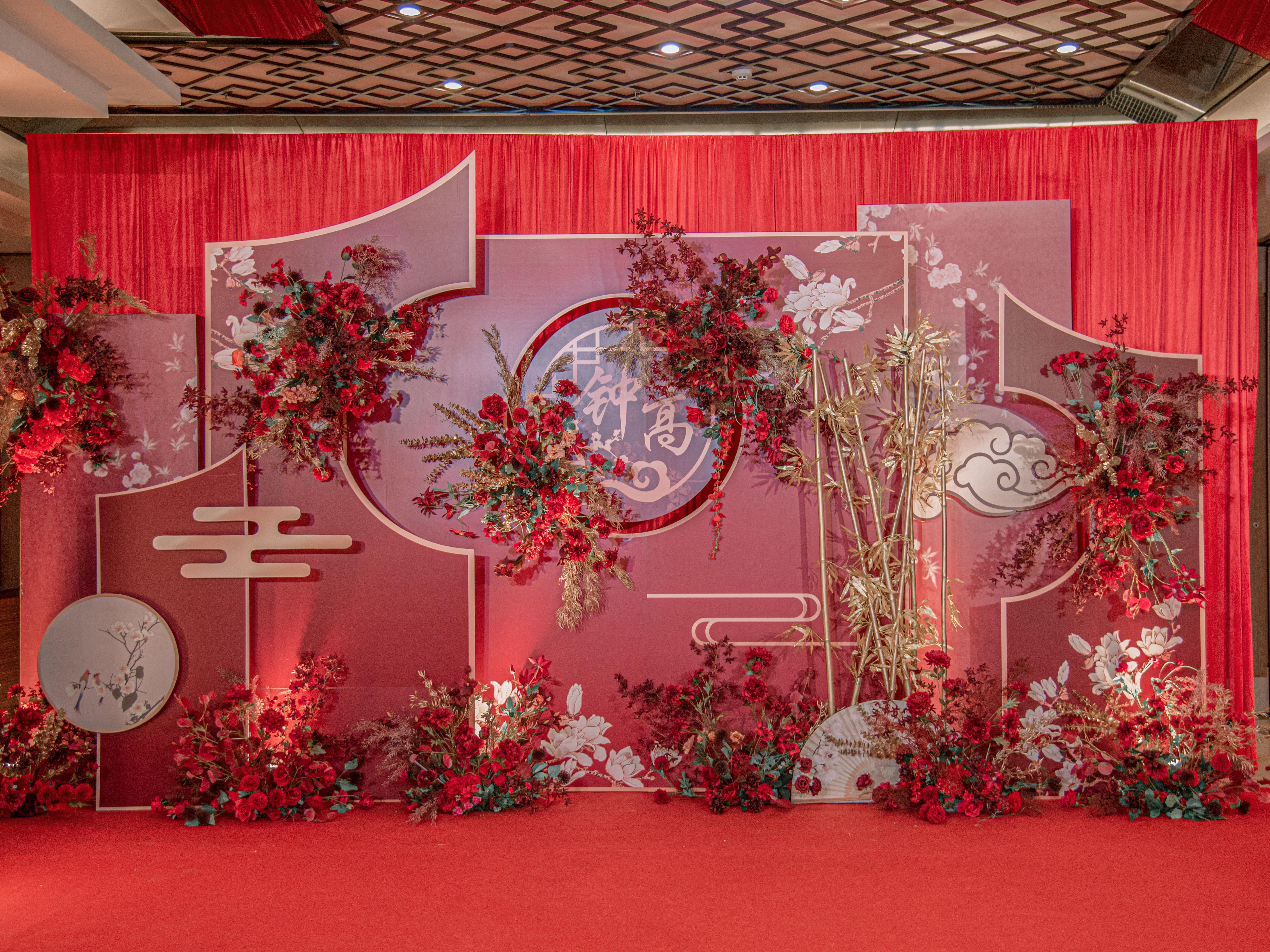 红色古风中式婚礼布置含摄影录像化妆