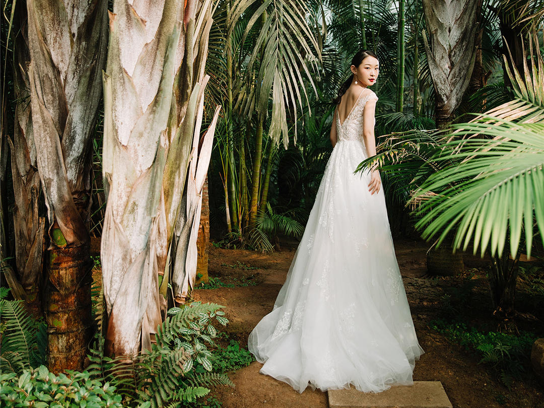 [MILA米拉婚纱]  超值四件品质套系+伴娘服