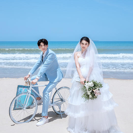 全球旅拍婚纱照+接机服务+酒店住宿+底片全送