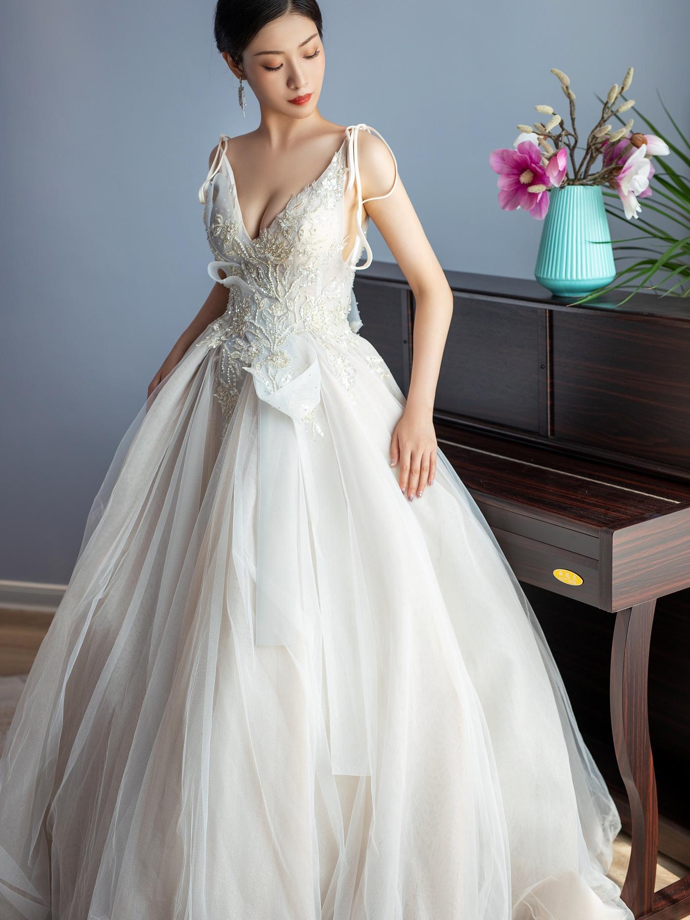 【超值17件套】新娘15件套+男装2套+全天跟妆