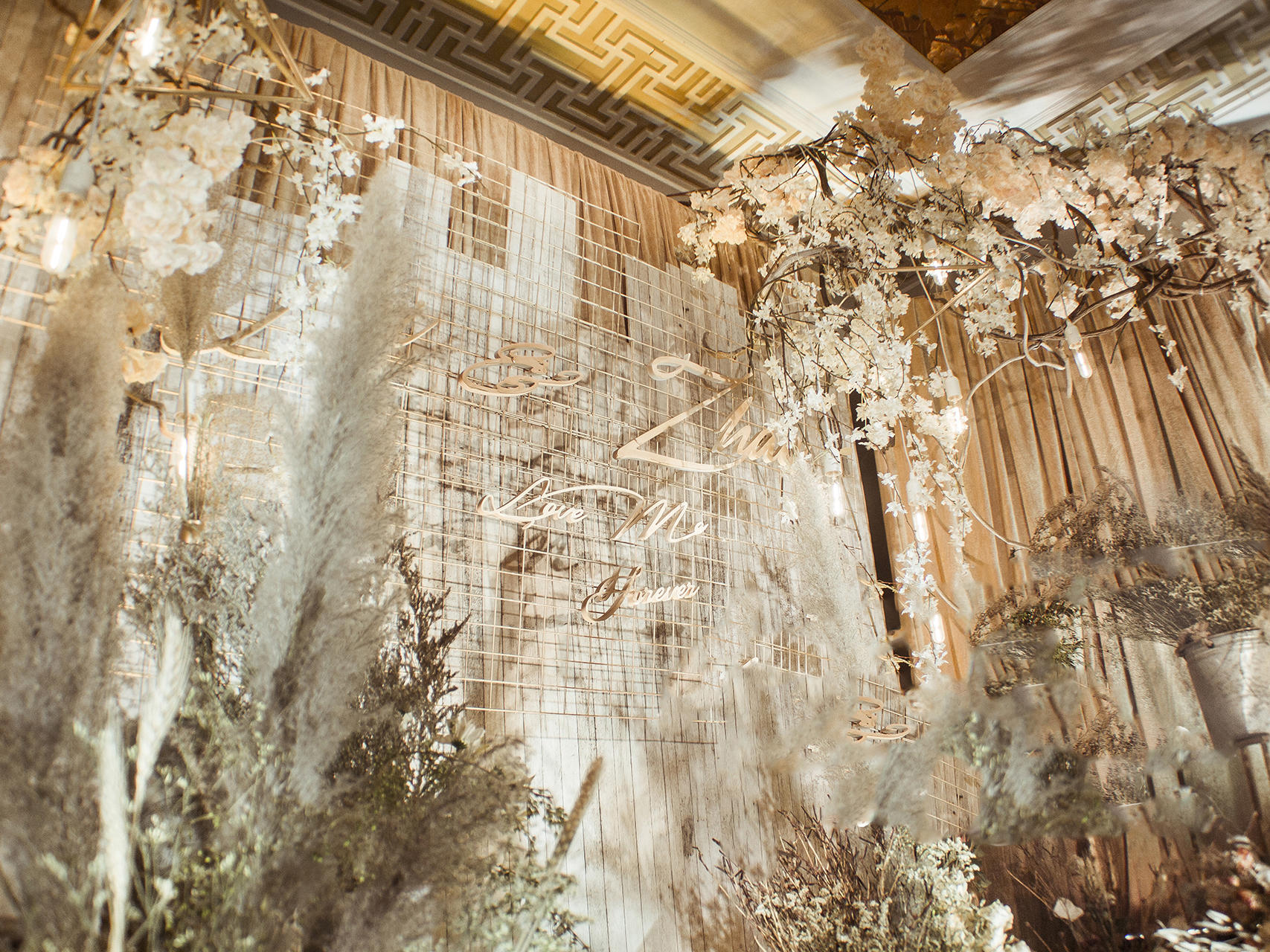 爱的真谛【香槟色主题婚礼】内含司仪摄像摄影跟妆