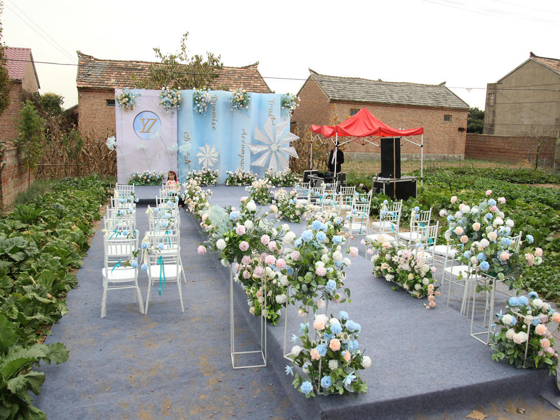 【2024流行色系】转动爱情