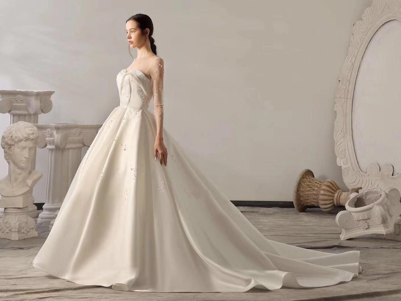 【超值组合】婚纱秀禾礼服7件组合+3组妆面造型