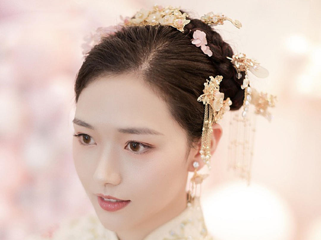 总监档【新娘妆】婚礼跟妆+送助理+新郎妆+亲友妆