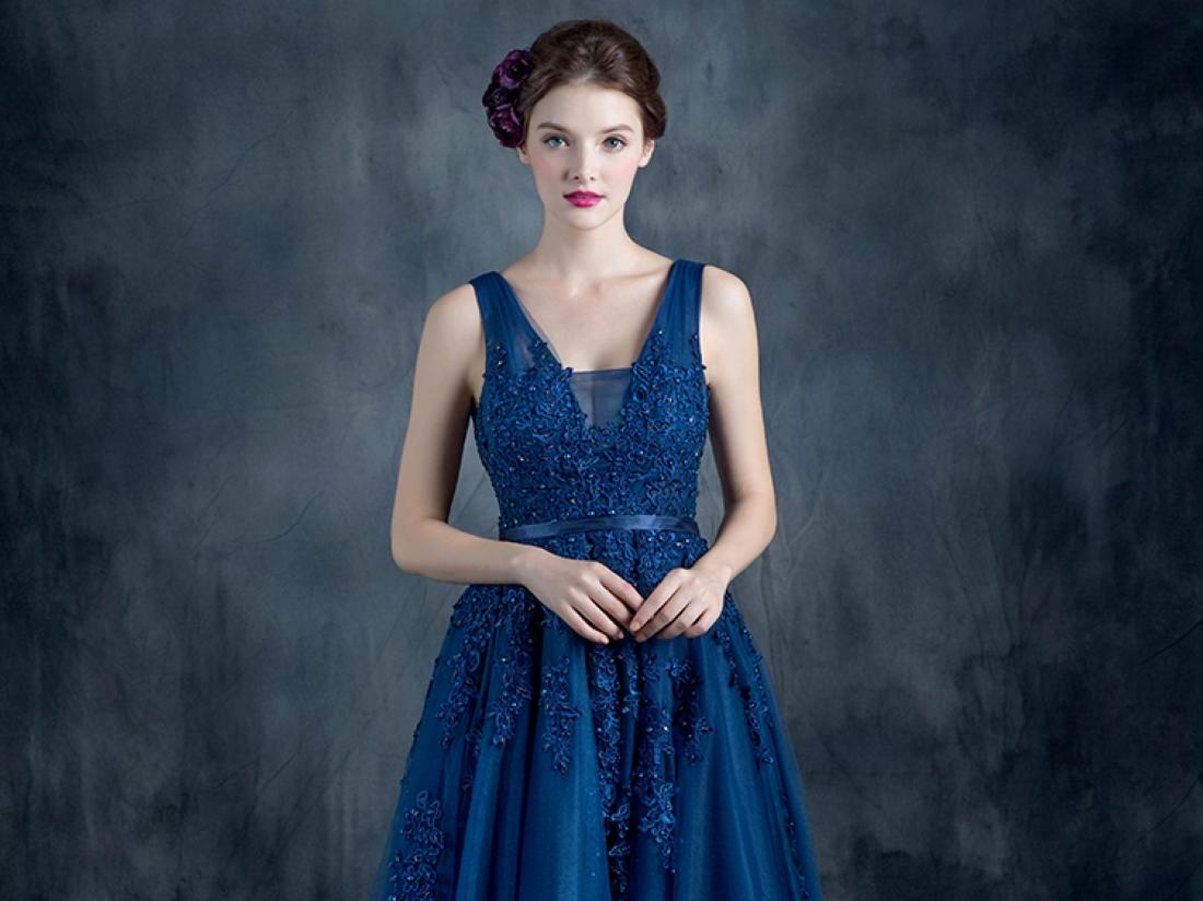 500多的年会礼服+妆容搭配套餐