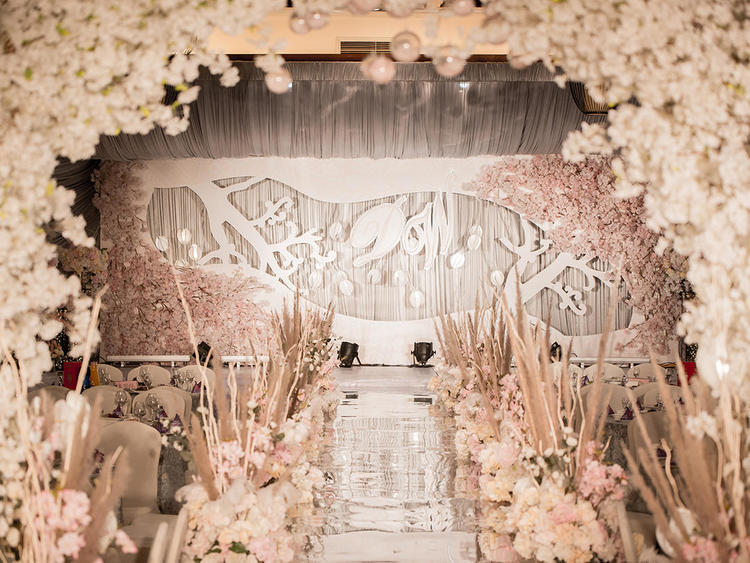 成都婚礼婚庆策划微商活动求婚企业年会活动团建拍摄