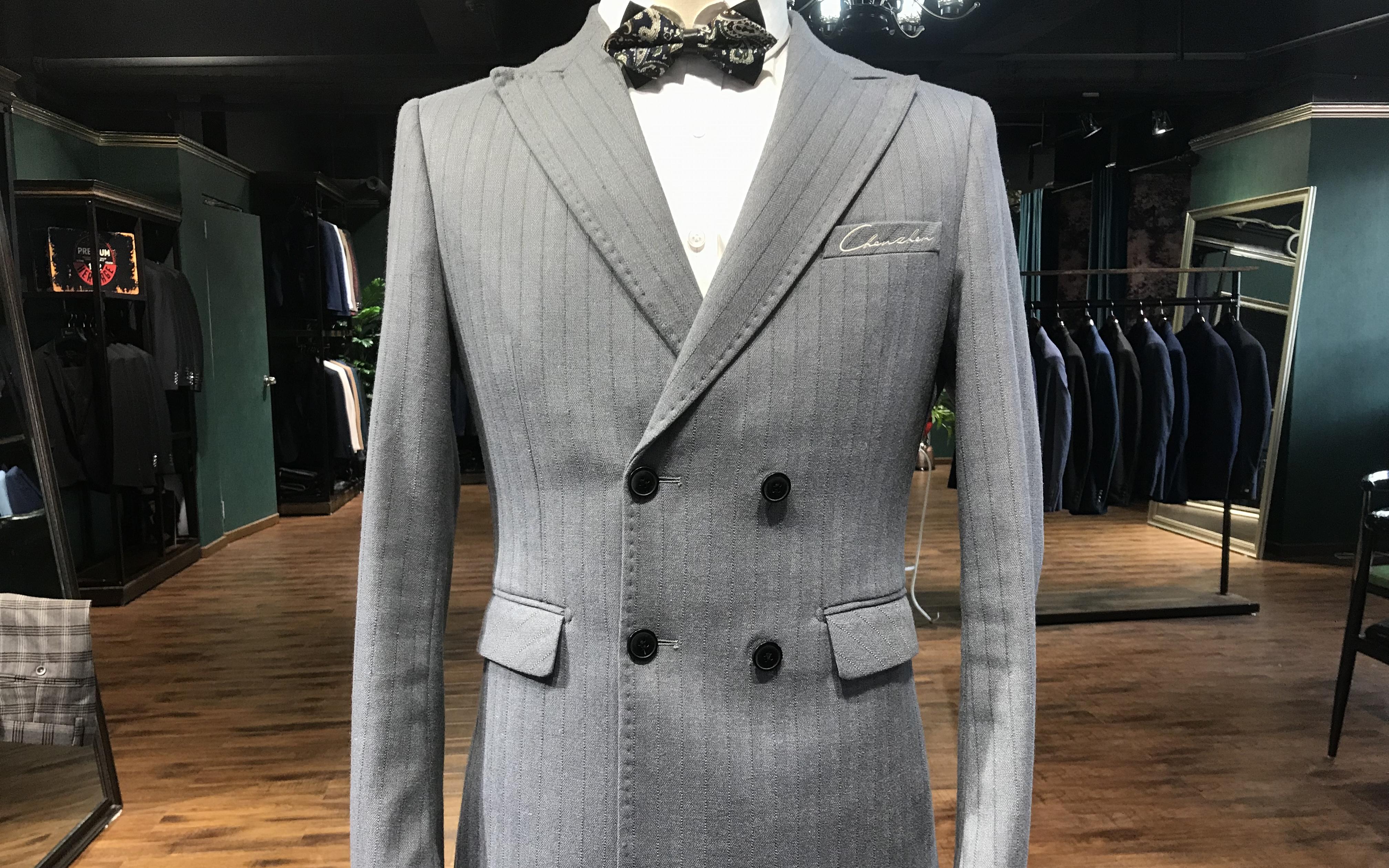 【绅澜西服】灰色双排条纹西服婚纱照